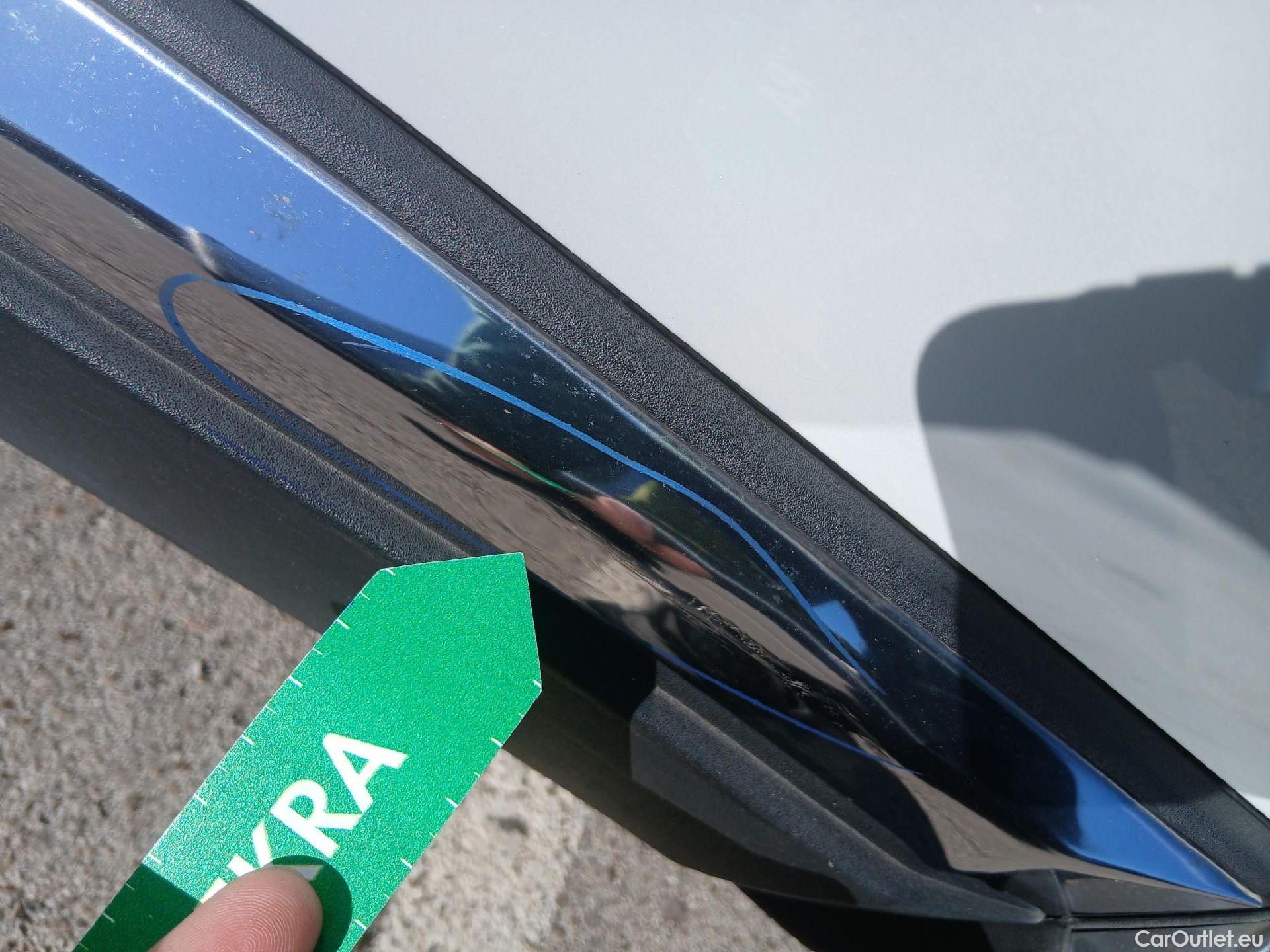  Peugeot  3008 PEUGEOT  Hybrid / 2016 / 5P / todoterreno 225 e-EAT8 Allure #31