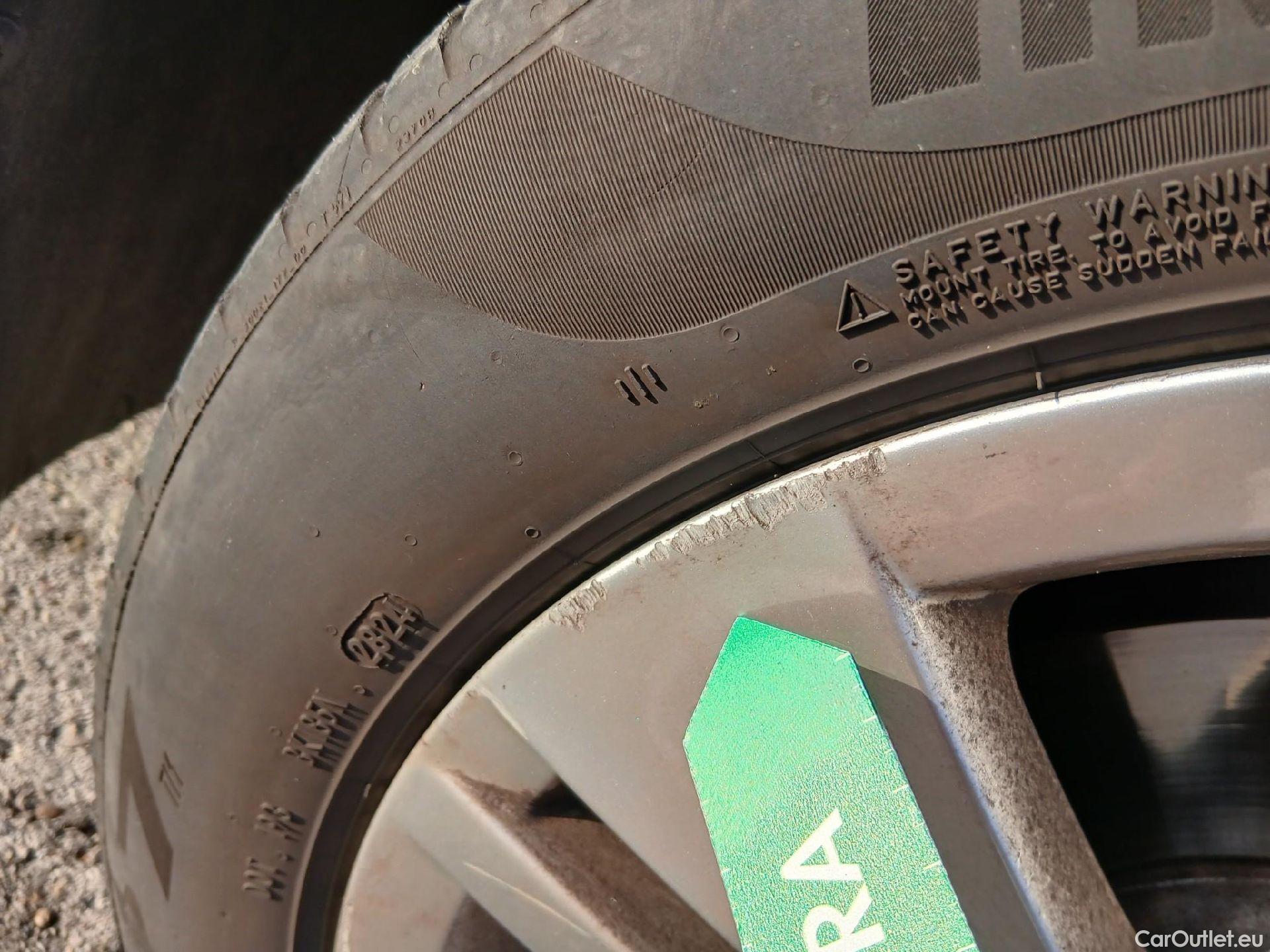  Volkswagen  Golf  VOLKSWAGEN / 2020 / 5P / berlina con portón Life 1.0 eTSI 81kW (110CV) DSG #39