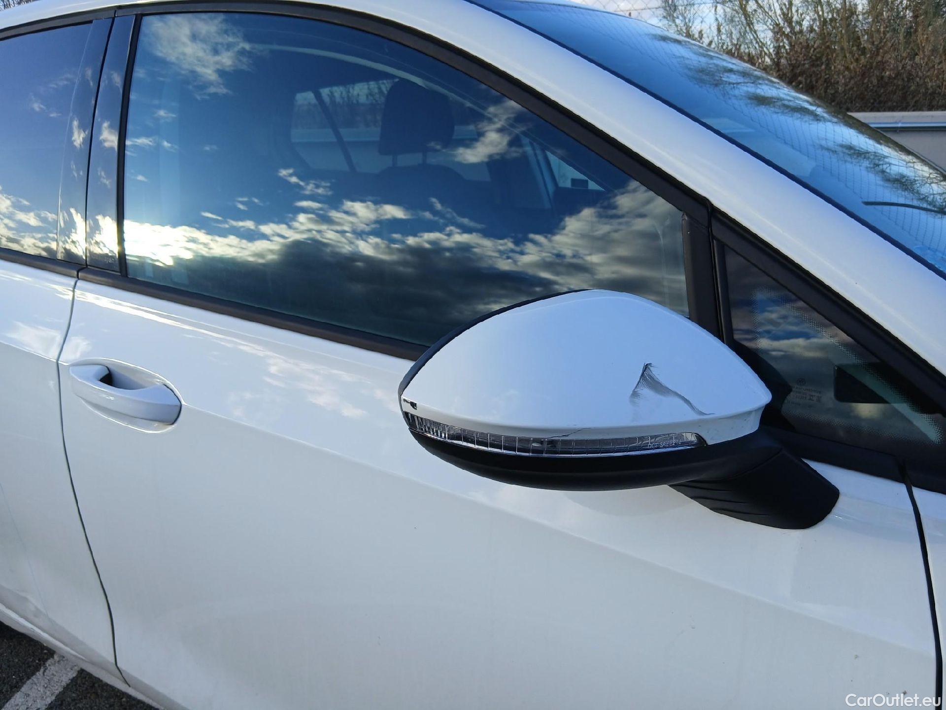  Volkswagen  Golf  VOLKSWAGEN / 2020 / 5P / berlina con portón Life 1.0 eTSI 81kW (110CV) DSG #31