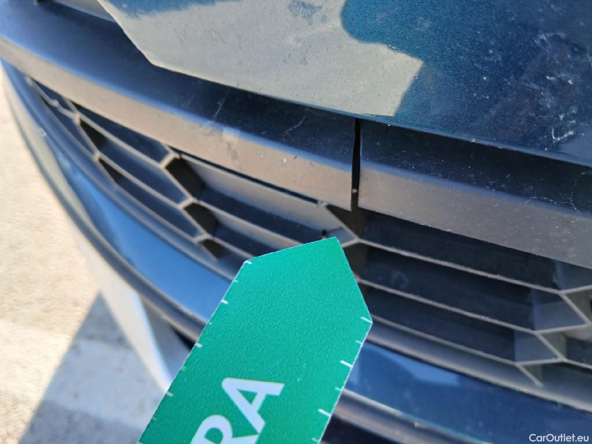  Skoda  Karoq SKODA  / 2017 / 5P / todoterreno 2.0 TDI 110kW (150CV) DSG 4X4 Scout #12