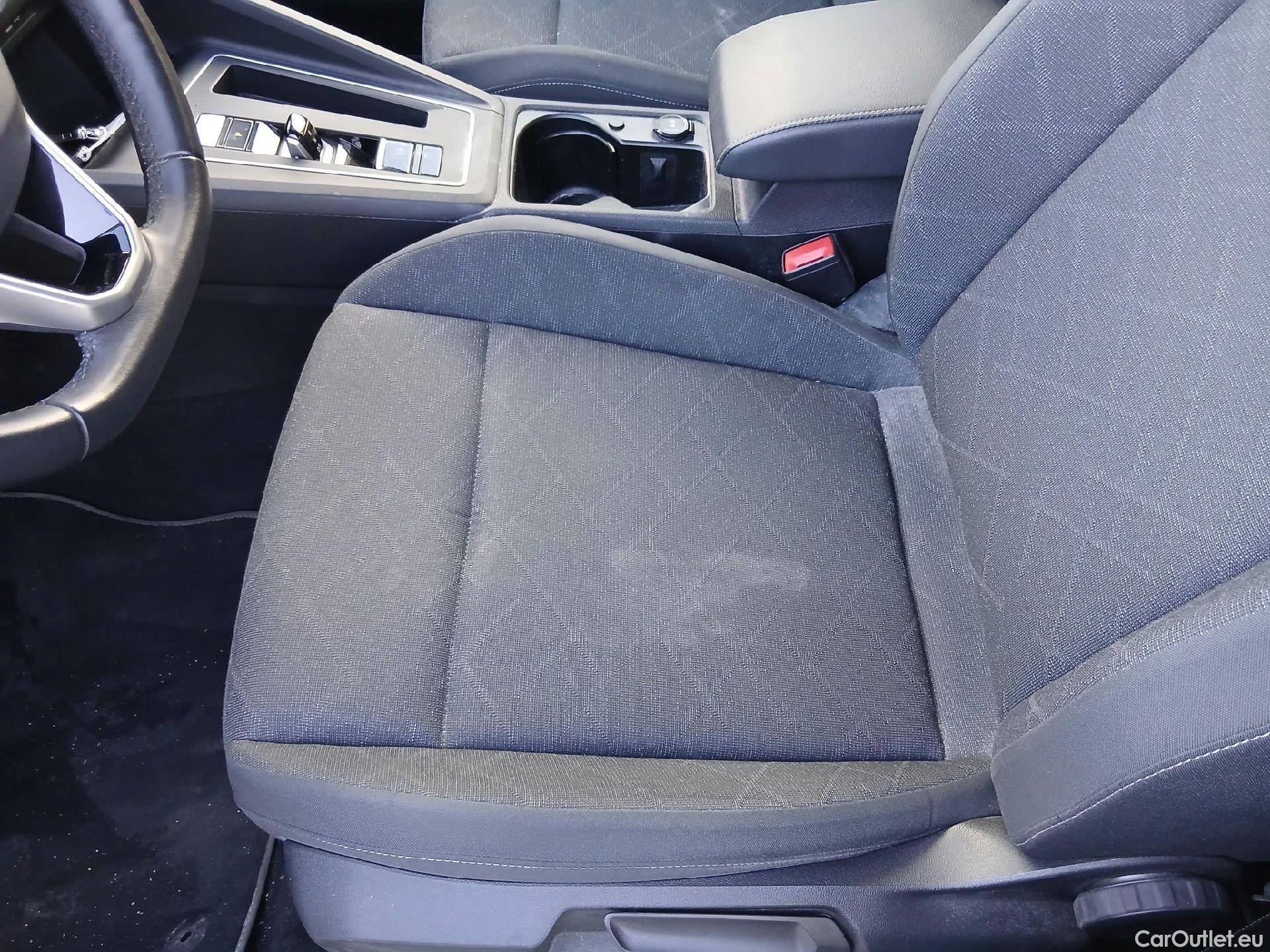  Volkswagen  Golf  VOLKSWAGEN / 2020 / 5P / berlina con portón Life 1.0 eTSI 81kW (110CV) DSG #34