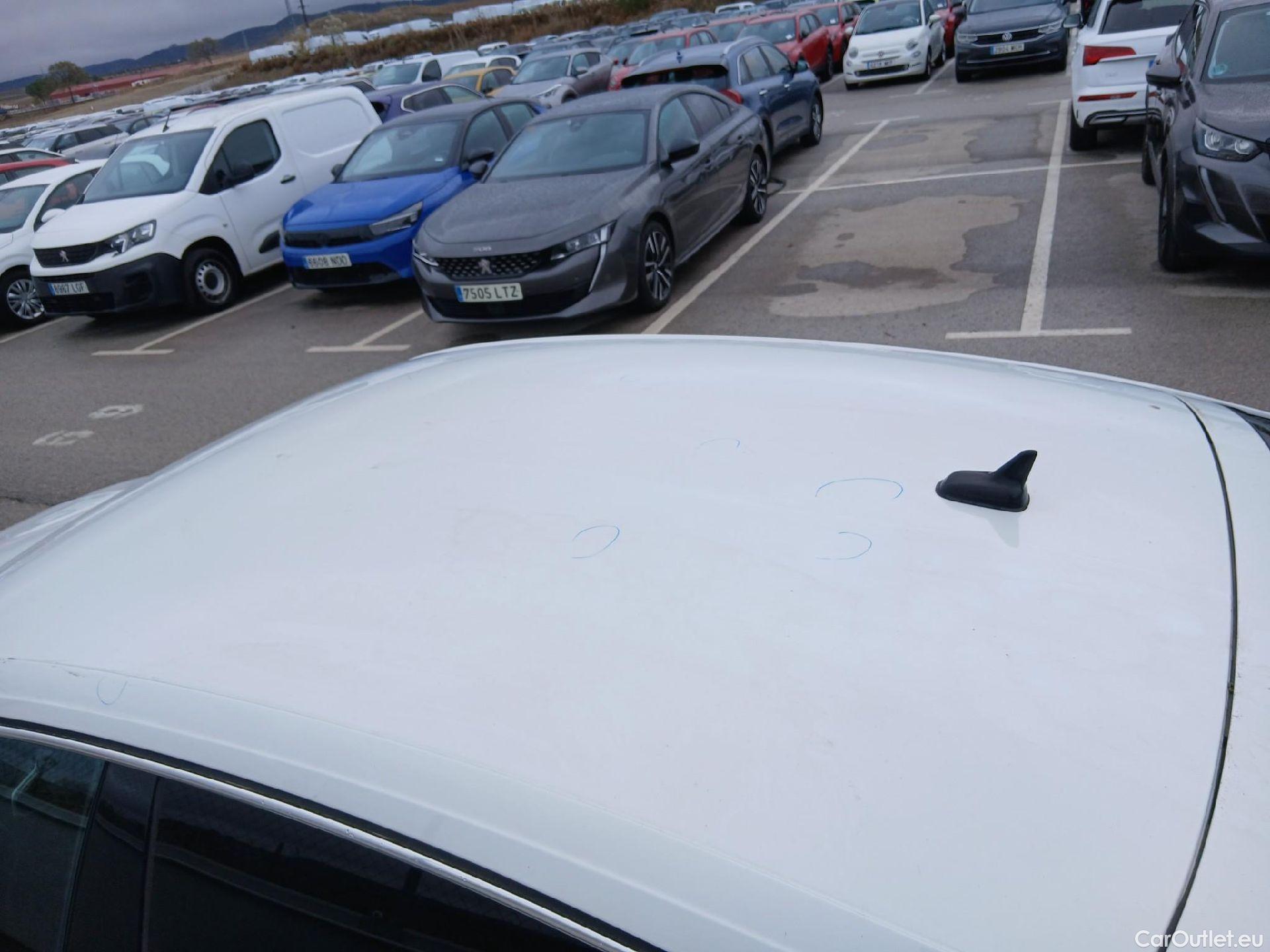  Volkswagen  Arteon VOLKSWAGEN  / 2020 / 5P / berlina con portón R-Line 2.0 TDI 147kW (200CV) DSG #26