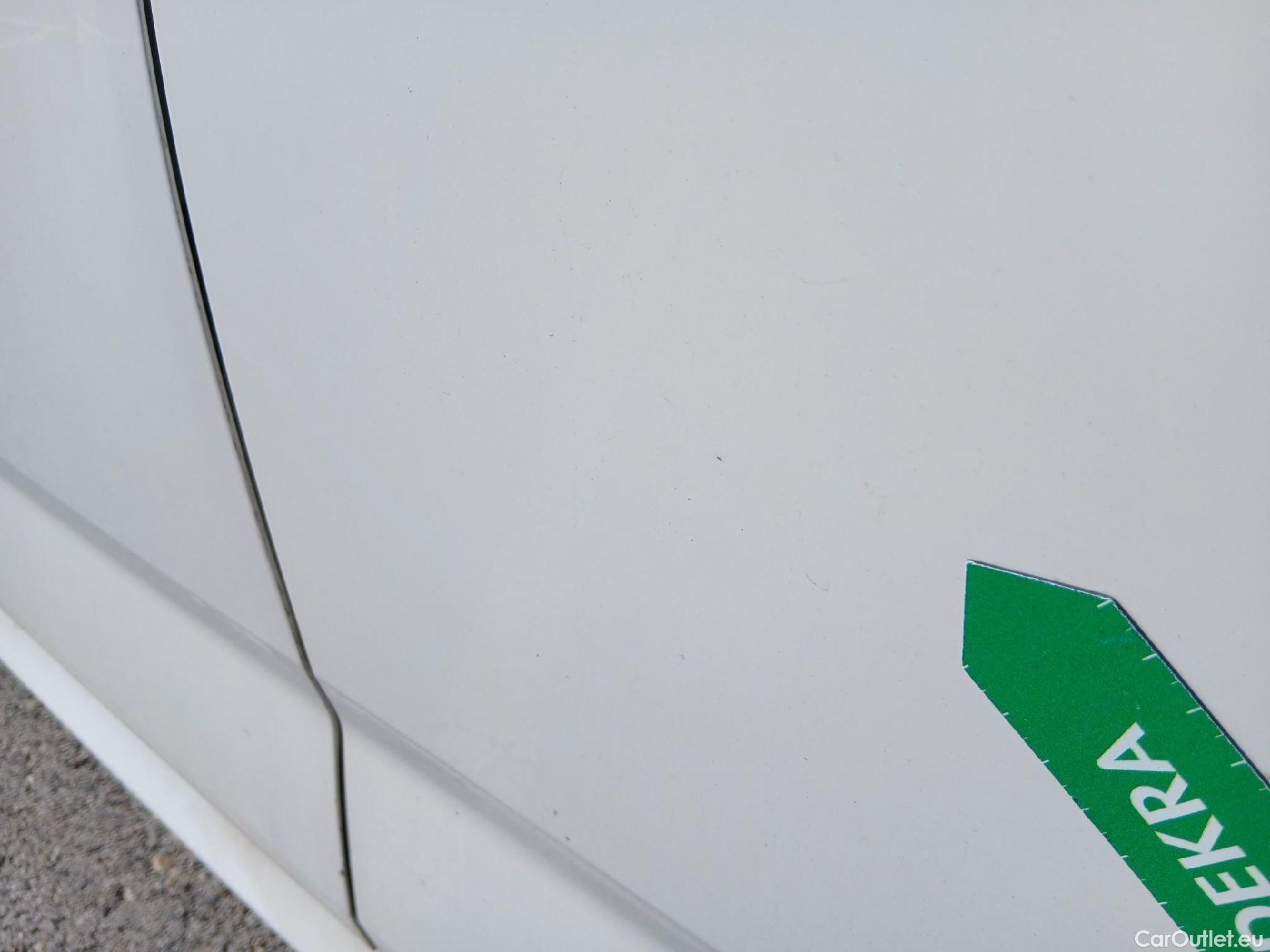  Skoda  KAMIQ SKODA  1.0 TSI 81kW (110CV) DSG Ambition (CX) #18