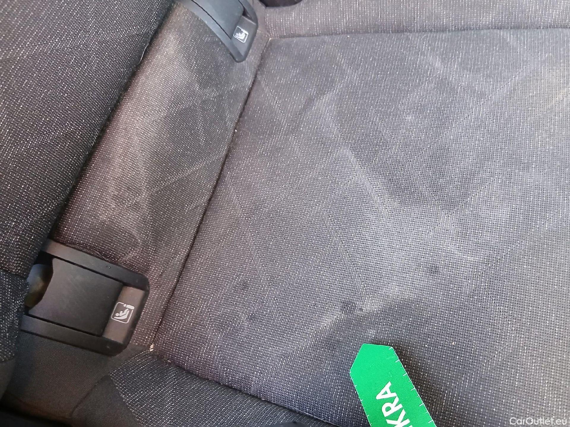  Volkswagen  Golf  VOLKSWAGEN / 2020 / 5P / berlina con portón Life 1.0 eTSI 81kW (110CV) DSG #32