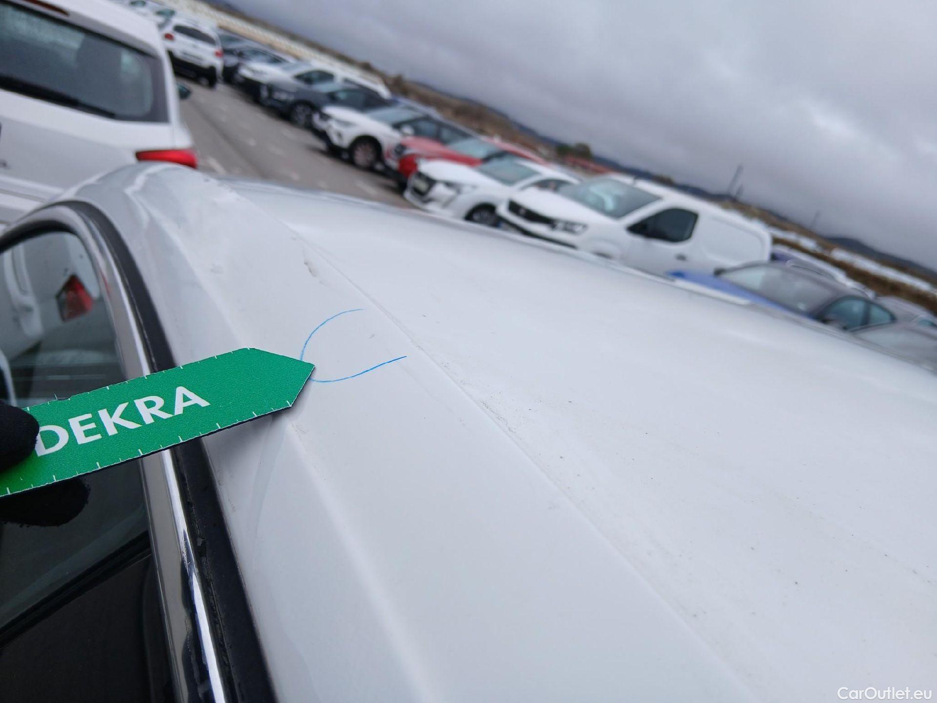  Volkswagen  Arteon VOLKSWAGEN  / 2020 / 5P / berlina con portón R-Line 2.0 TDI 147kW (200CV) DSG #25