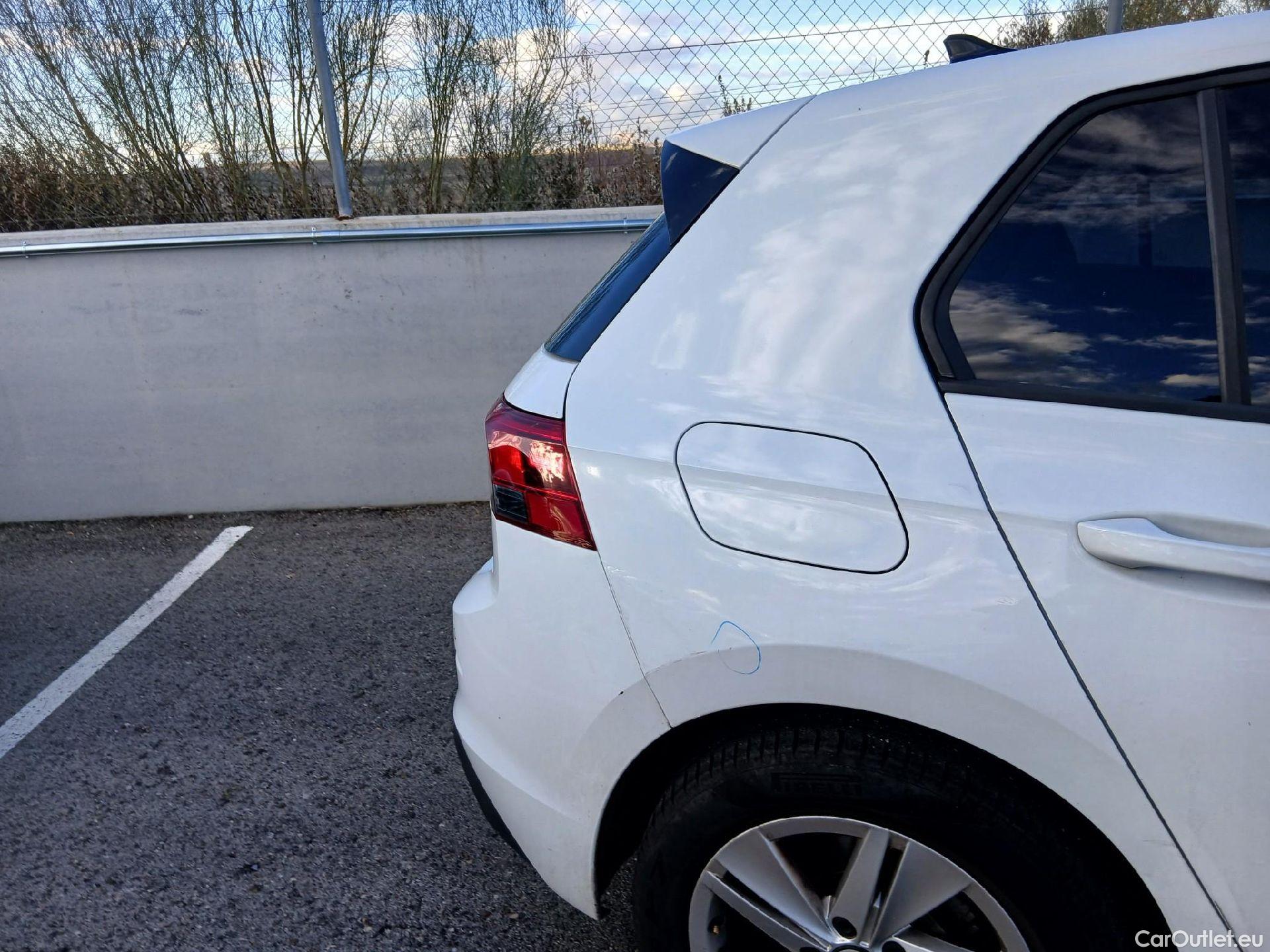  Volkswagen  Golf  VOLKSWAGEN / 2020 / 5P / berlina con portón Life 1.0 eTSI 81kW (110CV) DSG #25