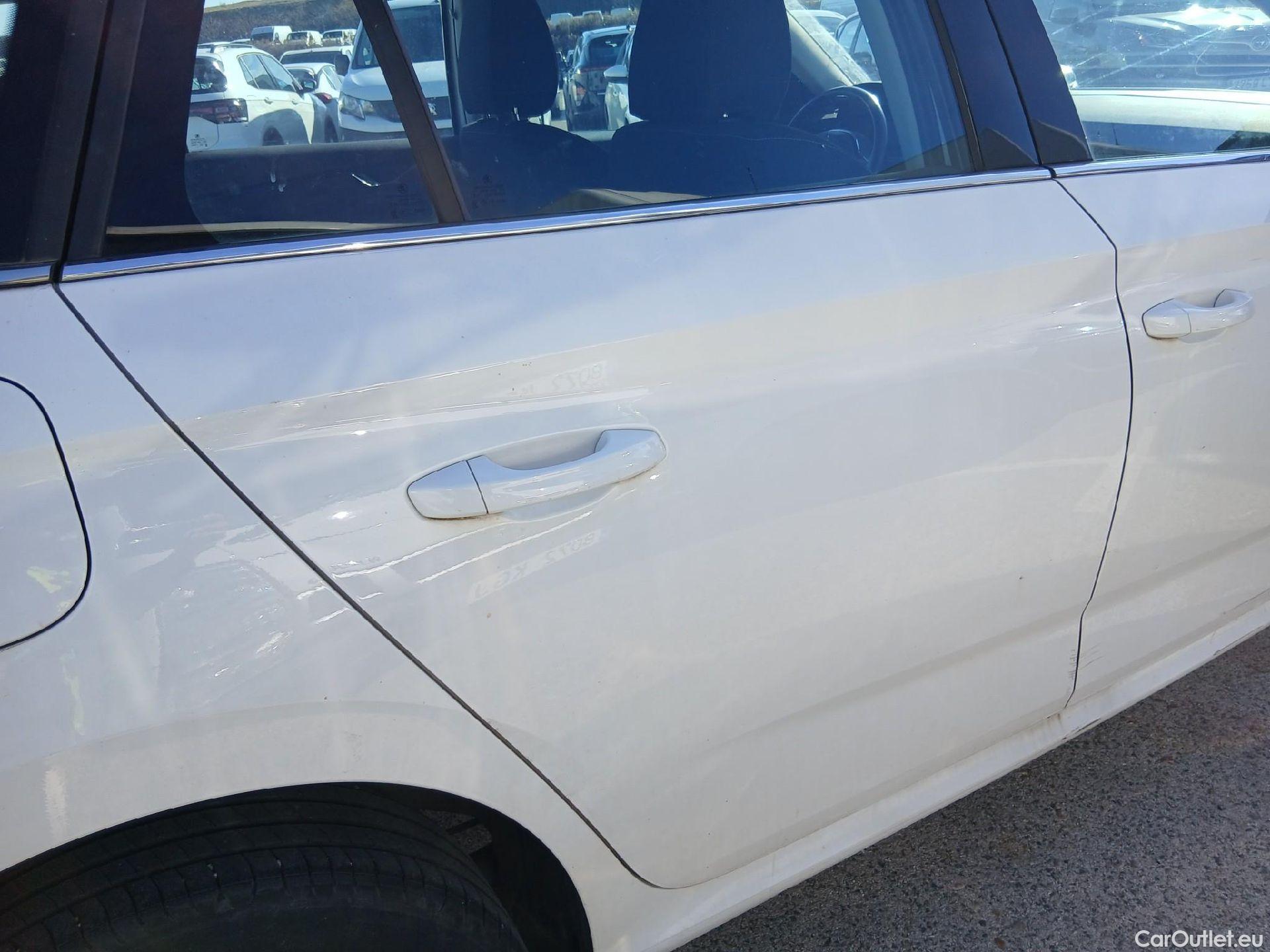  Skoda  KAMIQ SKODA  1.0 TSI 81kW (110CV) DSG Ambition (CX) #36