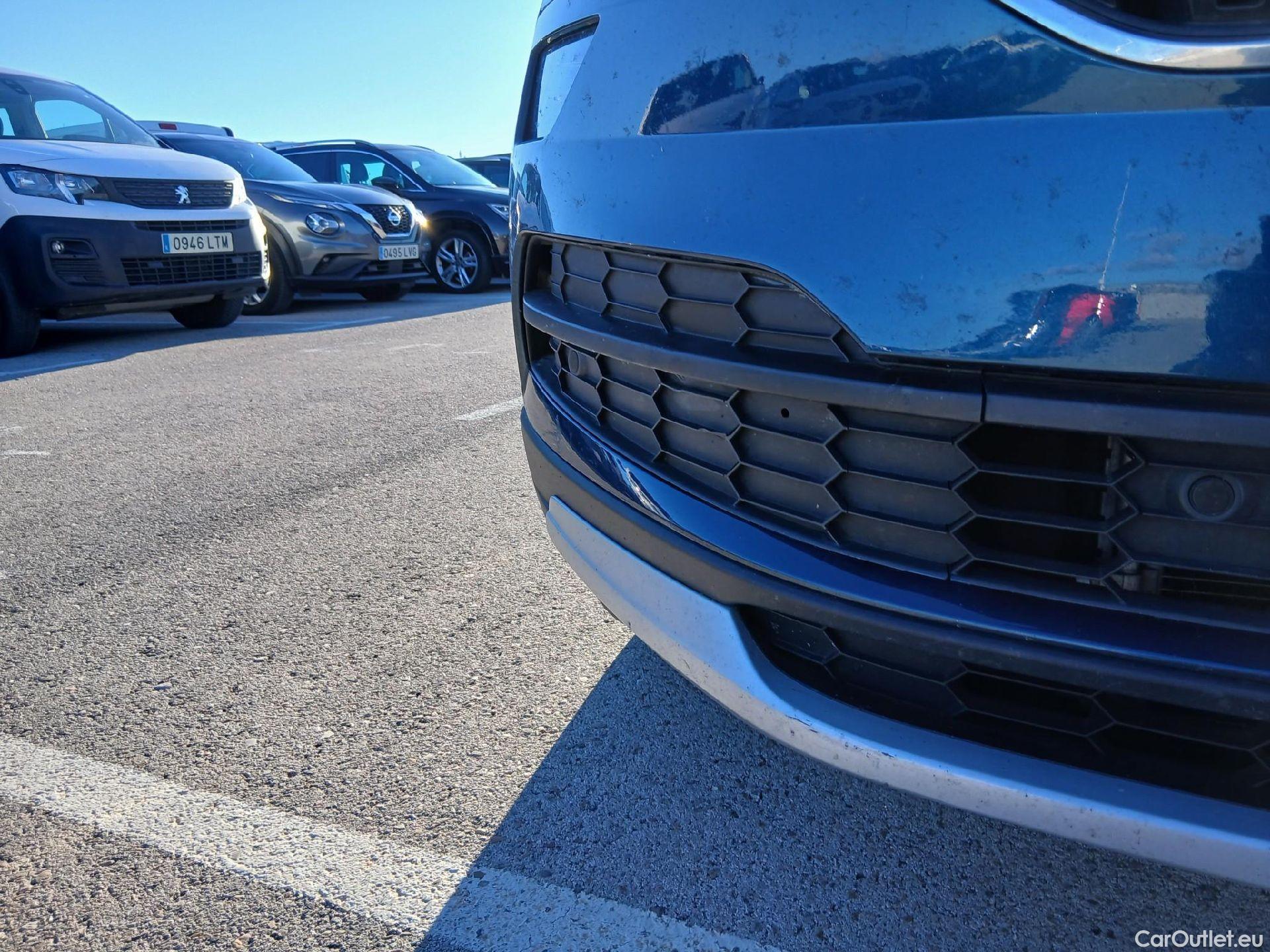  Skoda  Karoq SKODA  / 2017 / 5P / todoterreno 2.0 TDI 110kW (150CV) DSG 4X4 Scout #14