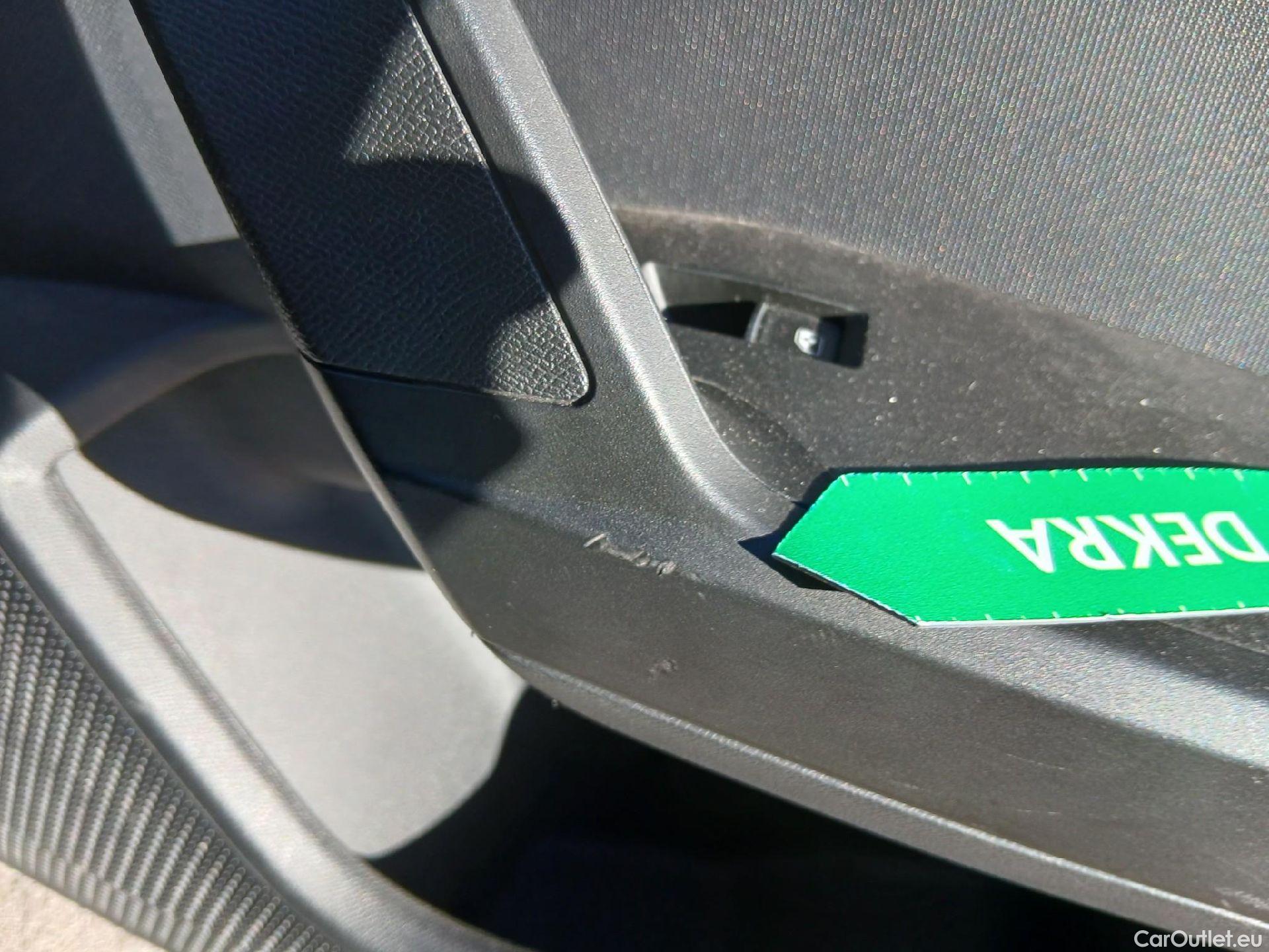  Seat  Leon SEAT Nuevo León / 2020 / 5P / familiar SP 1.5 TSI 96kW S&S Style Go(SP) #58