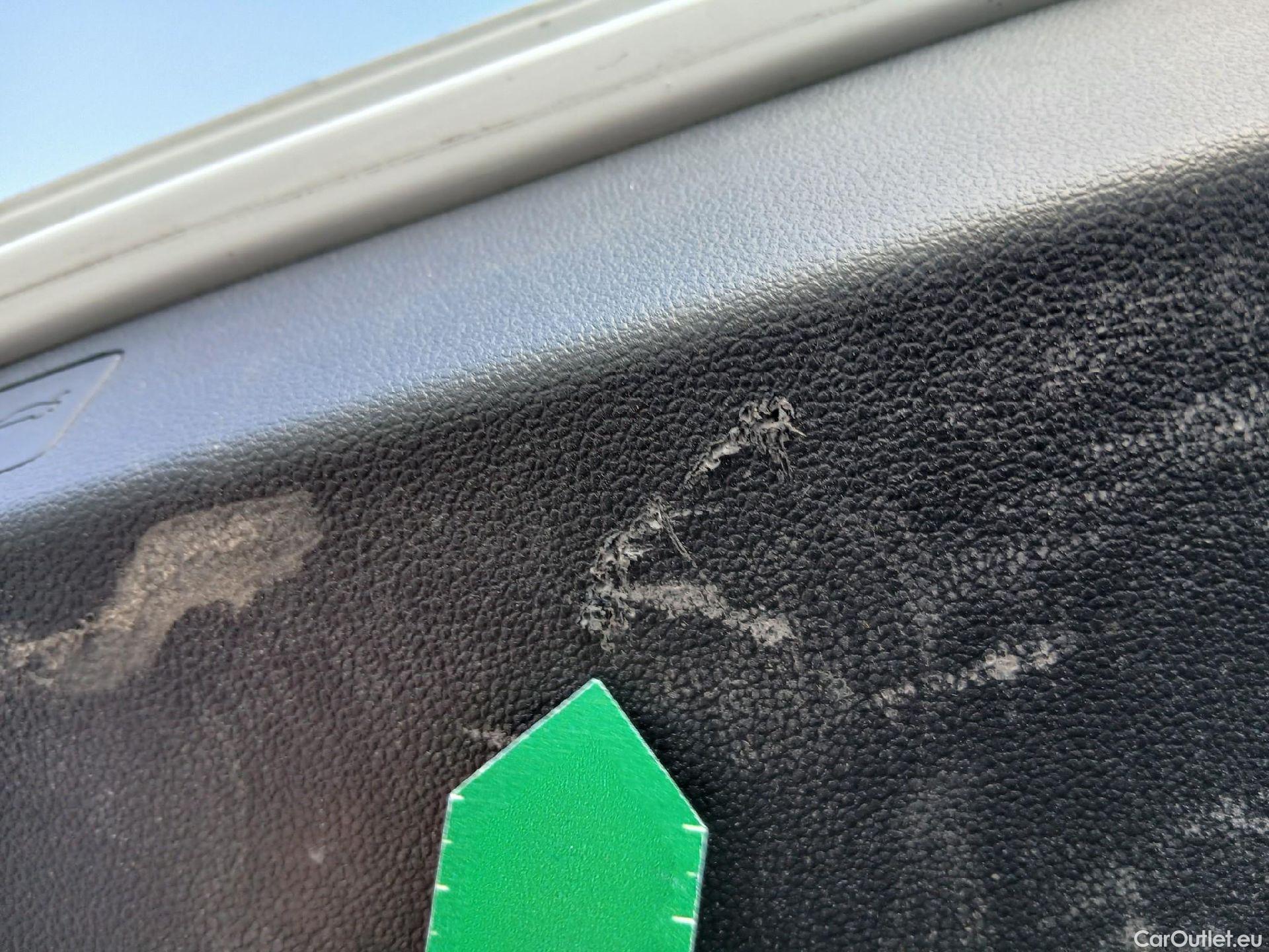  Volkswagen  Golf  VOLKSWAGEN / 2020 / 5P / berlina con portón Life 1.0 eTSI 81kW (110CV) DSG #18