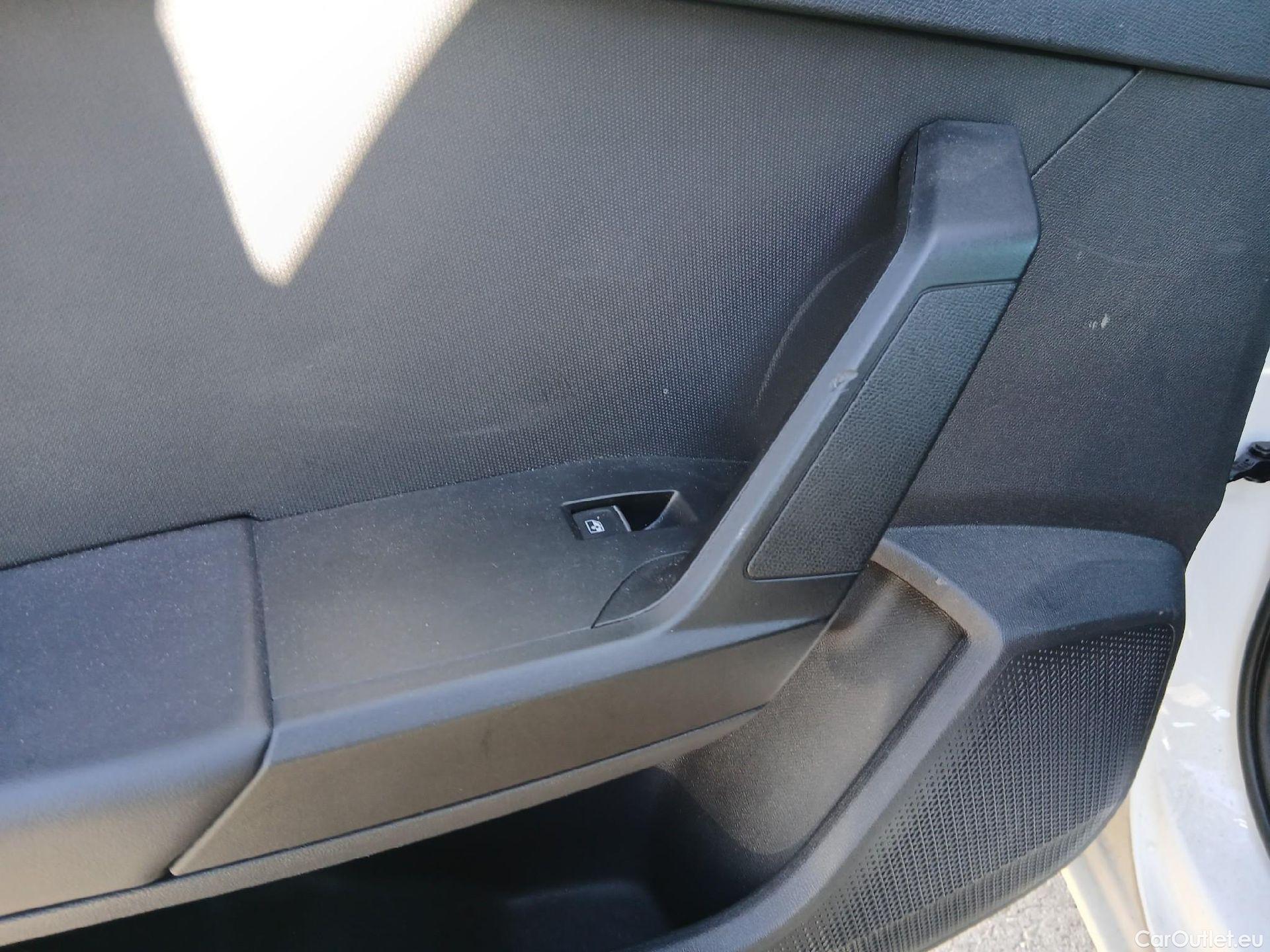  Seat  Leon SEAT Nuevo León / 2020 / 5P / familiar SP 1.5 TSI 96kW S&S Style Go(SP) #59