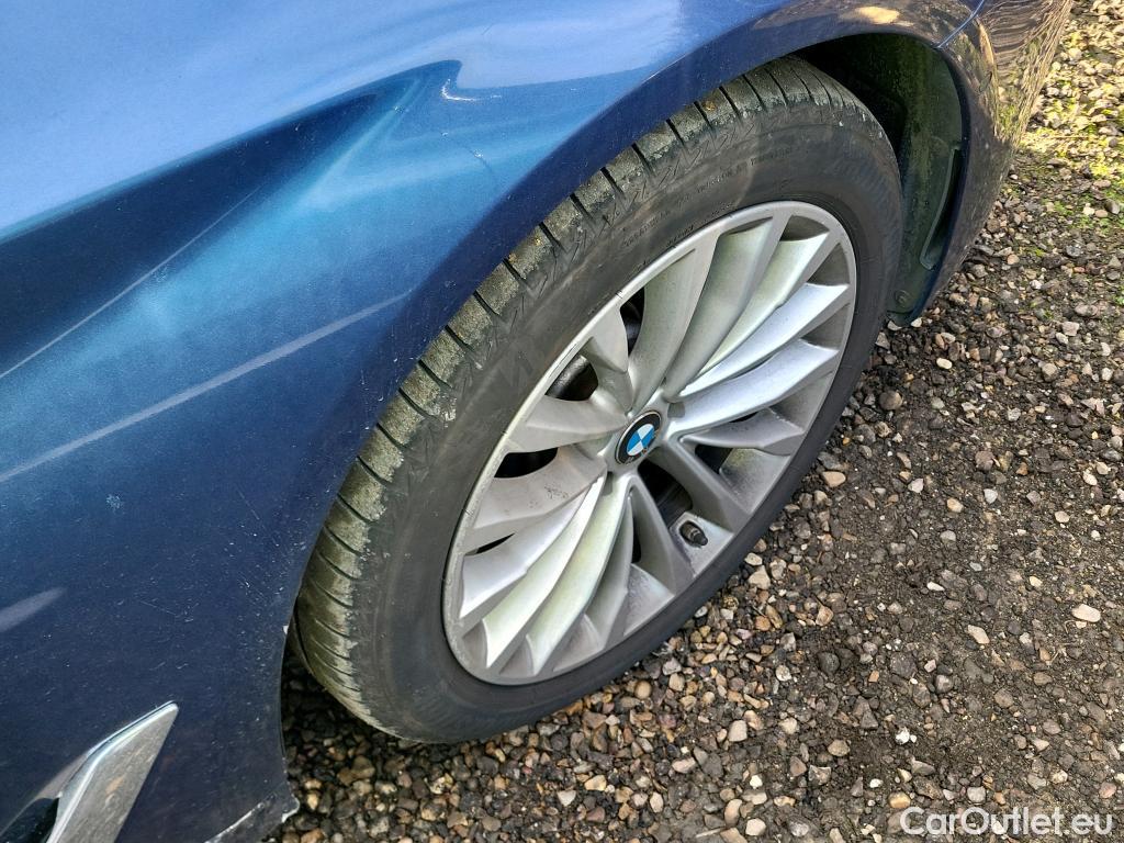  Bmw  Serie 5 BMW  / 2016 / 4P / sedán 520dA #3