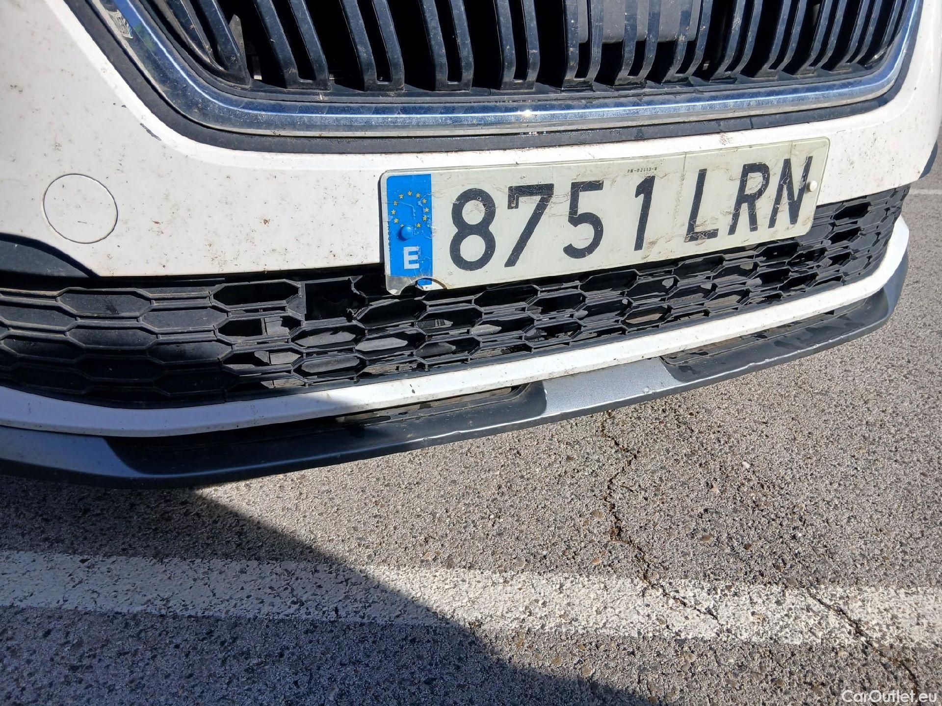  Skoda  KAMIQ SKODA  1.0 TSI 81kW (110CV) DSG Ambition (CX) #9