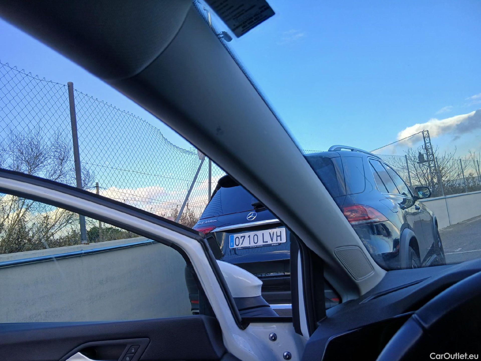  Volkswagen  Golf  VOLKSWAGEN / 2020 / 5P / berlina con portón Life 1.0 eTSI 81kW (110CV) DSG #6