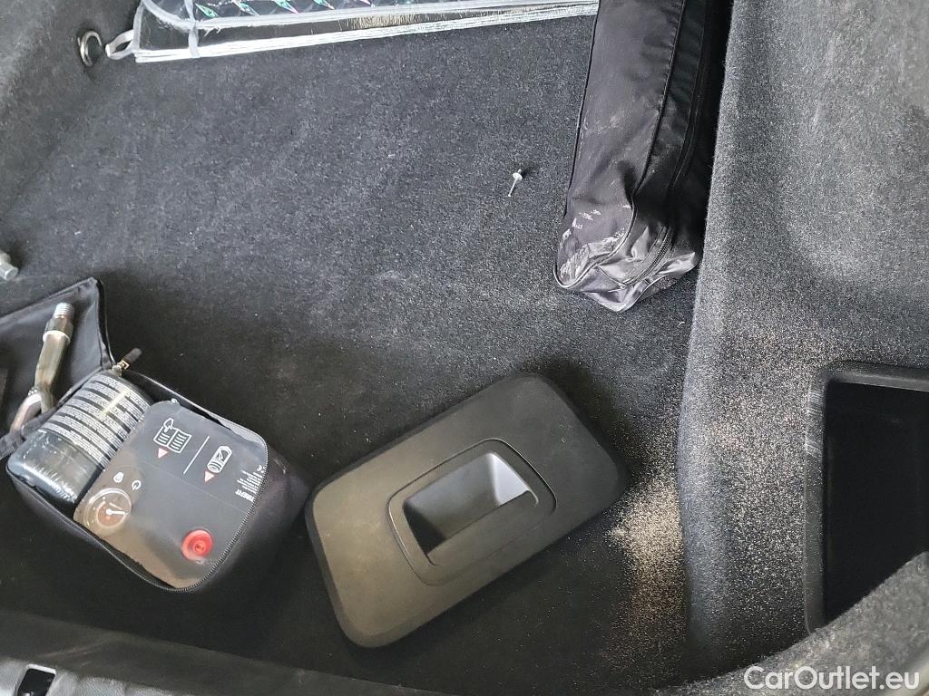  Bmw  Serie 5 BMW  / 2016 / 4P / sedán 520dA #9