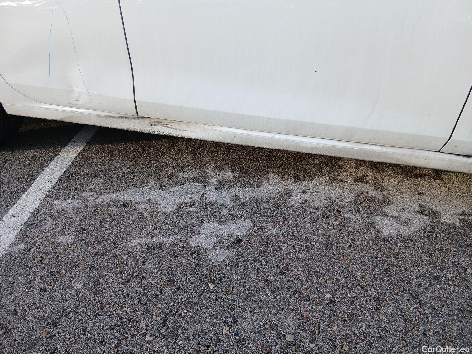  Volkswagen  Golf  VOLKSWAGEN / 2020 / 5P / berlina con portón Life 1.0 eTSI 81kW (110CV) DSG #28