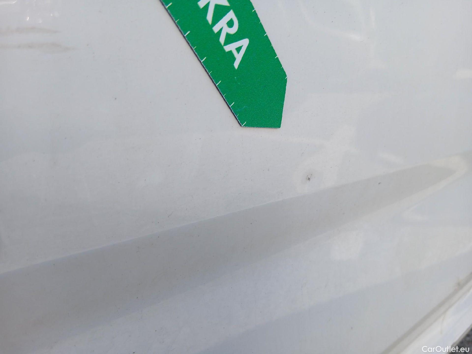  Skoda  KAMIQ SKODA  1.0 TSI 81kW (110CV) DSG Ambition (CX) #38