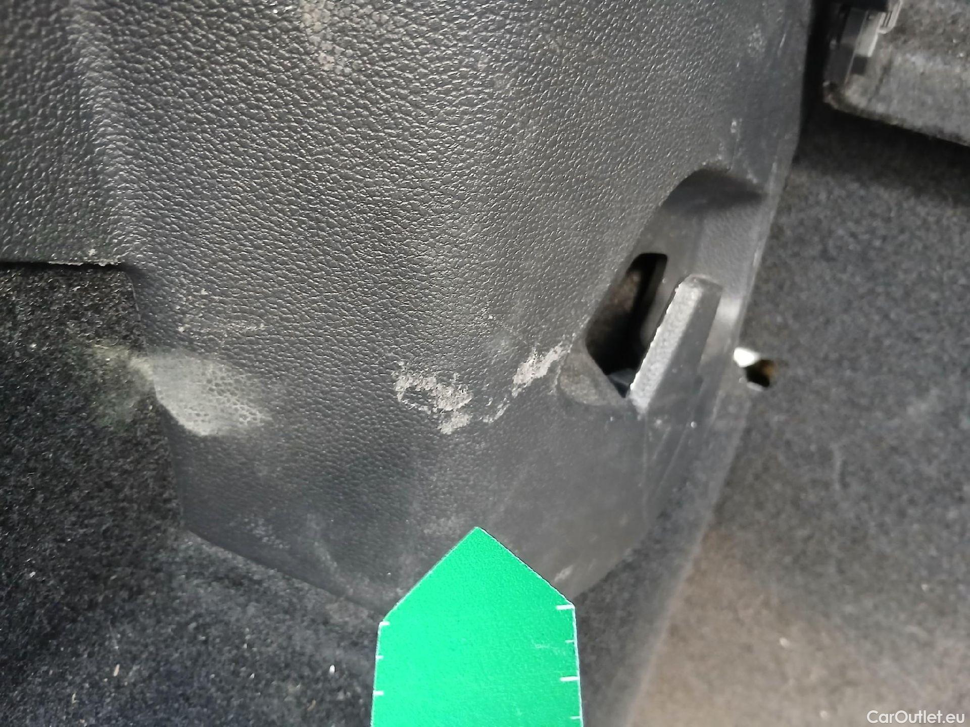  Volkswagen  Golf  VOLKSWAGEN / 2020 / 5P / berlina con portón Life 1.0 eTSI 81kW (110CV) DSG #21