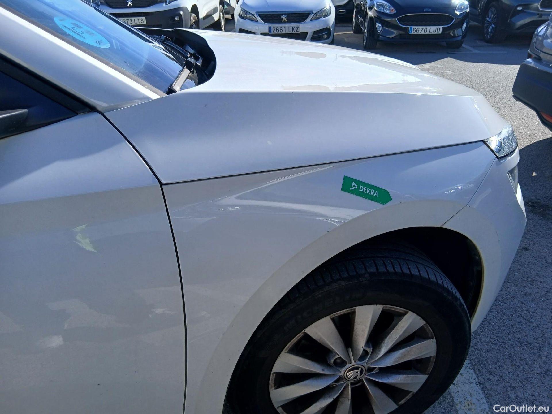  Skoda  KAMIQ SKODA  1.0 TSI 81kW (110CV) DSG Ambition (CX) #39