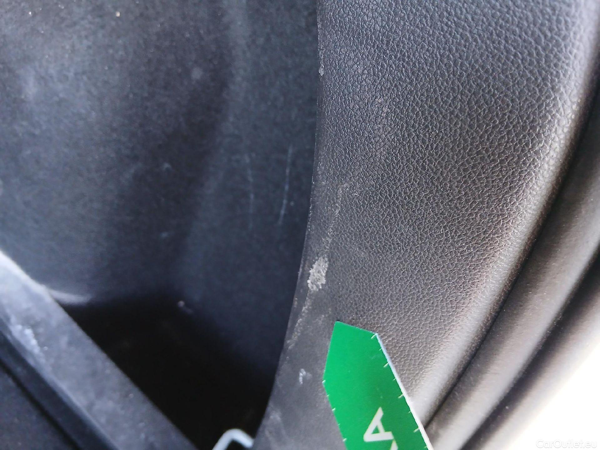  Volkswagen  Golf  VOLKSWAGEN / 2020 / 5P / berlina con portón Life 1.0 eTSI 81kW (110CV) DSG #22