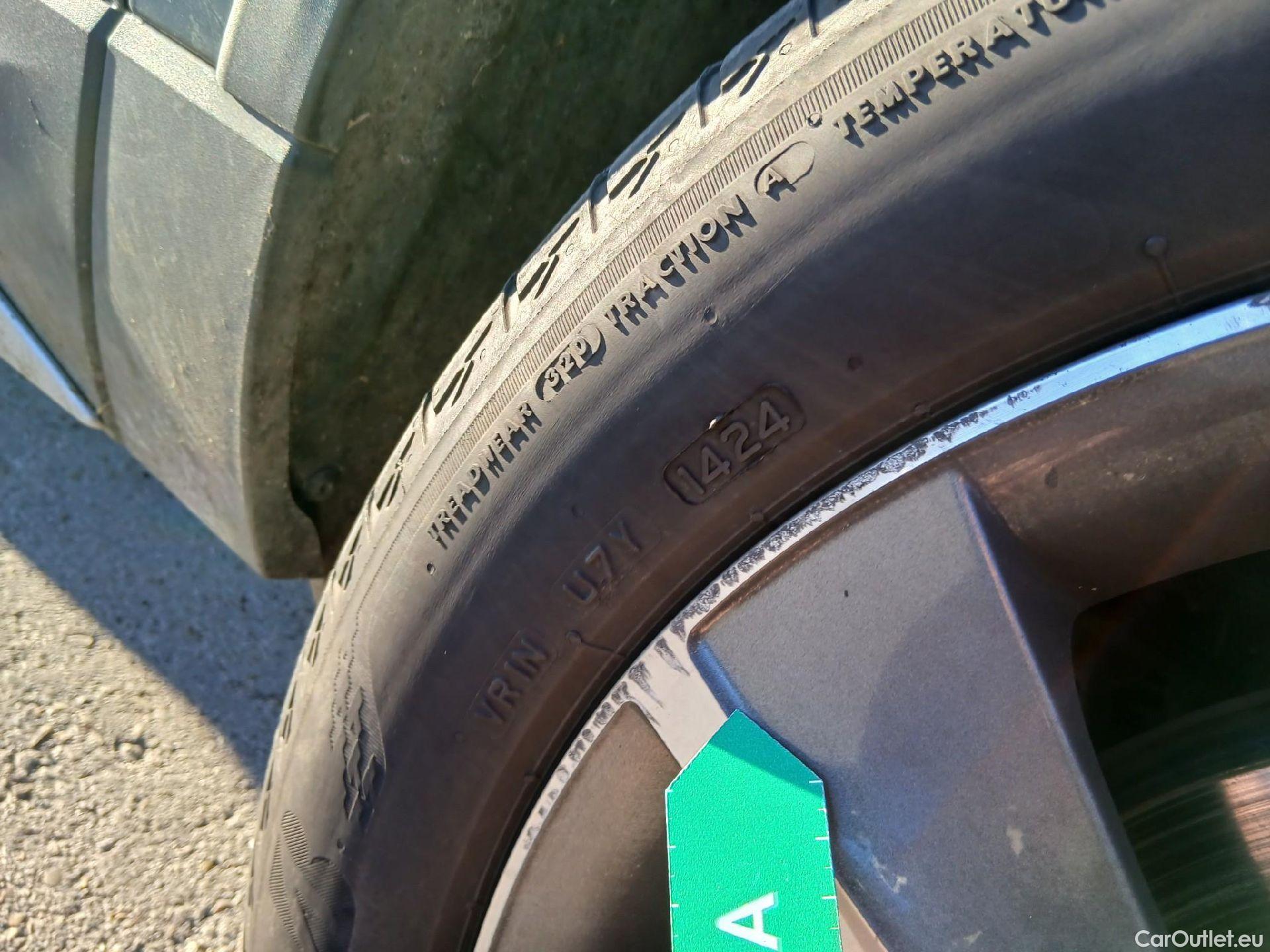  Skoda  Karoq SKODA  / 2017 / 5P / todoterreno 2.0 TDI 110kW (150CV) DSG 4X4 Scout #36