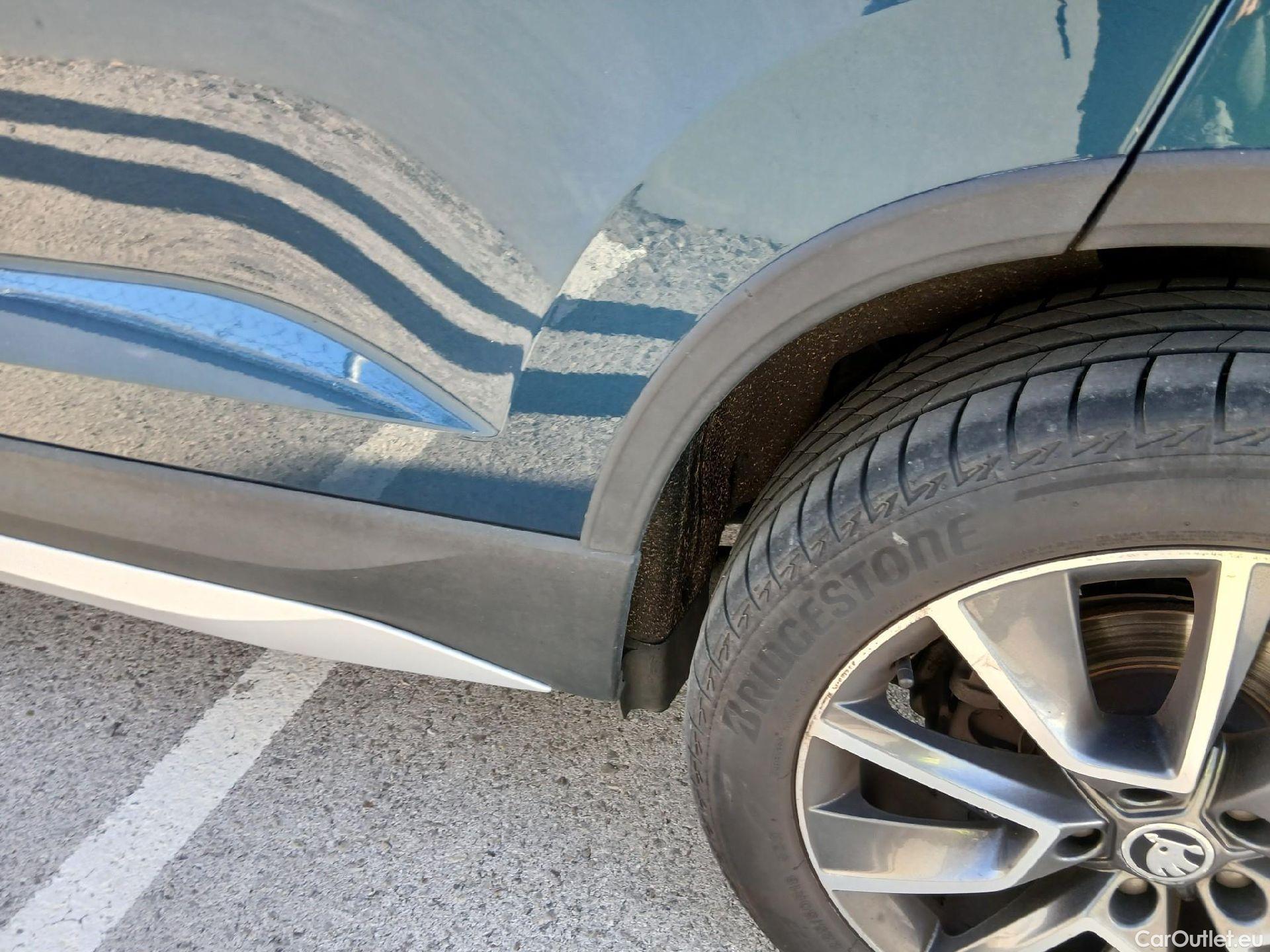  Skoda  Karoq SKODA  / 2017 / 5P / todoterreno 2.0 TDI 110kW (150CV) DSG 4X4 Scout #19