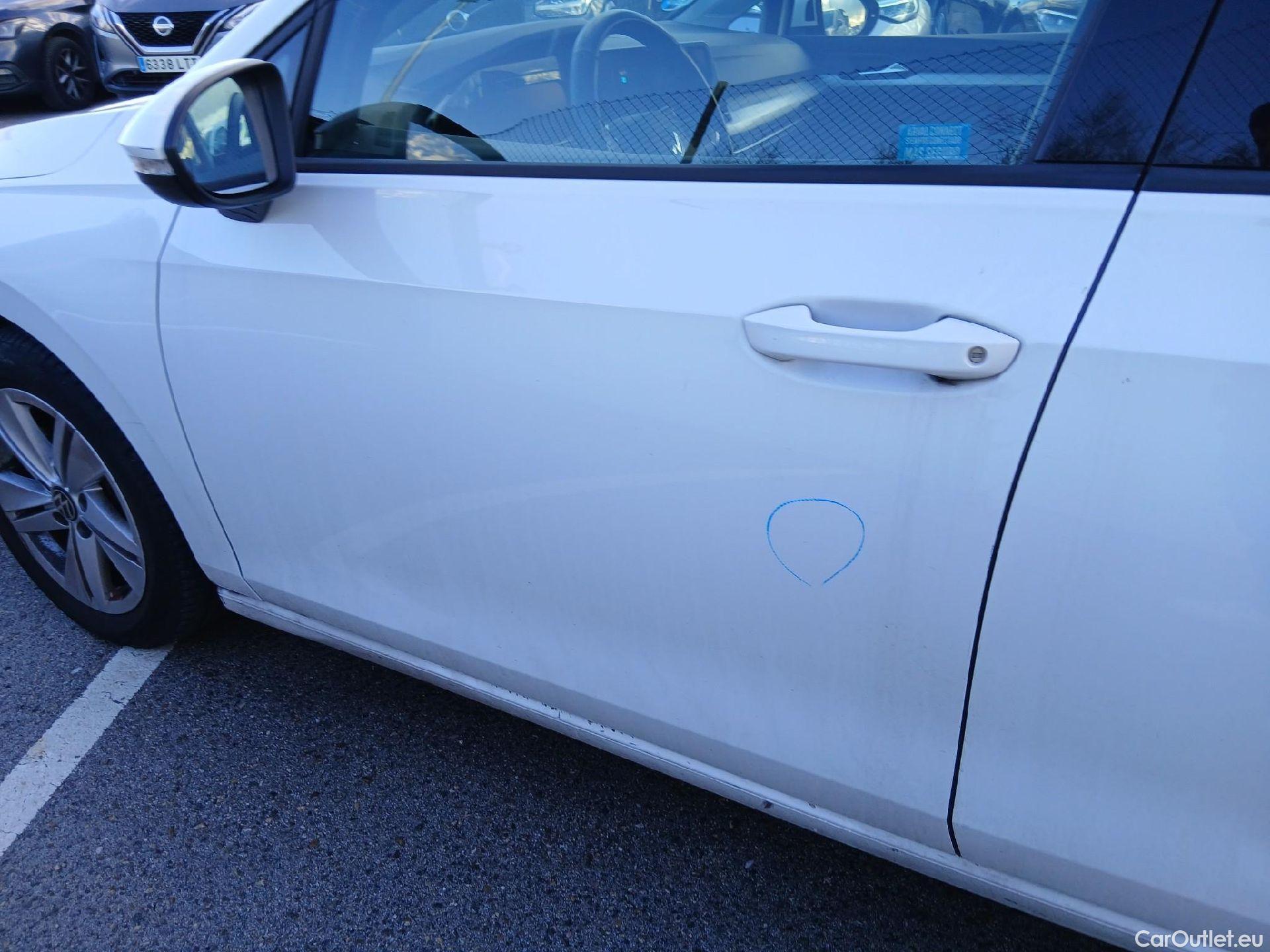  Volkswagen  Golf  VOLKSWAGEN / 2020 / 5P / berlina con portón Life 1.0 eTSI 81kW (110CV) DSG #4