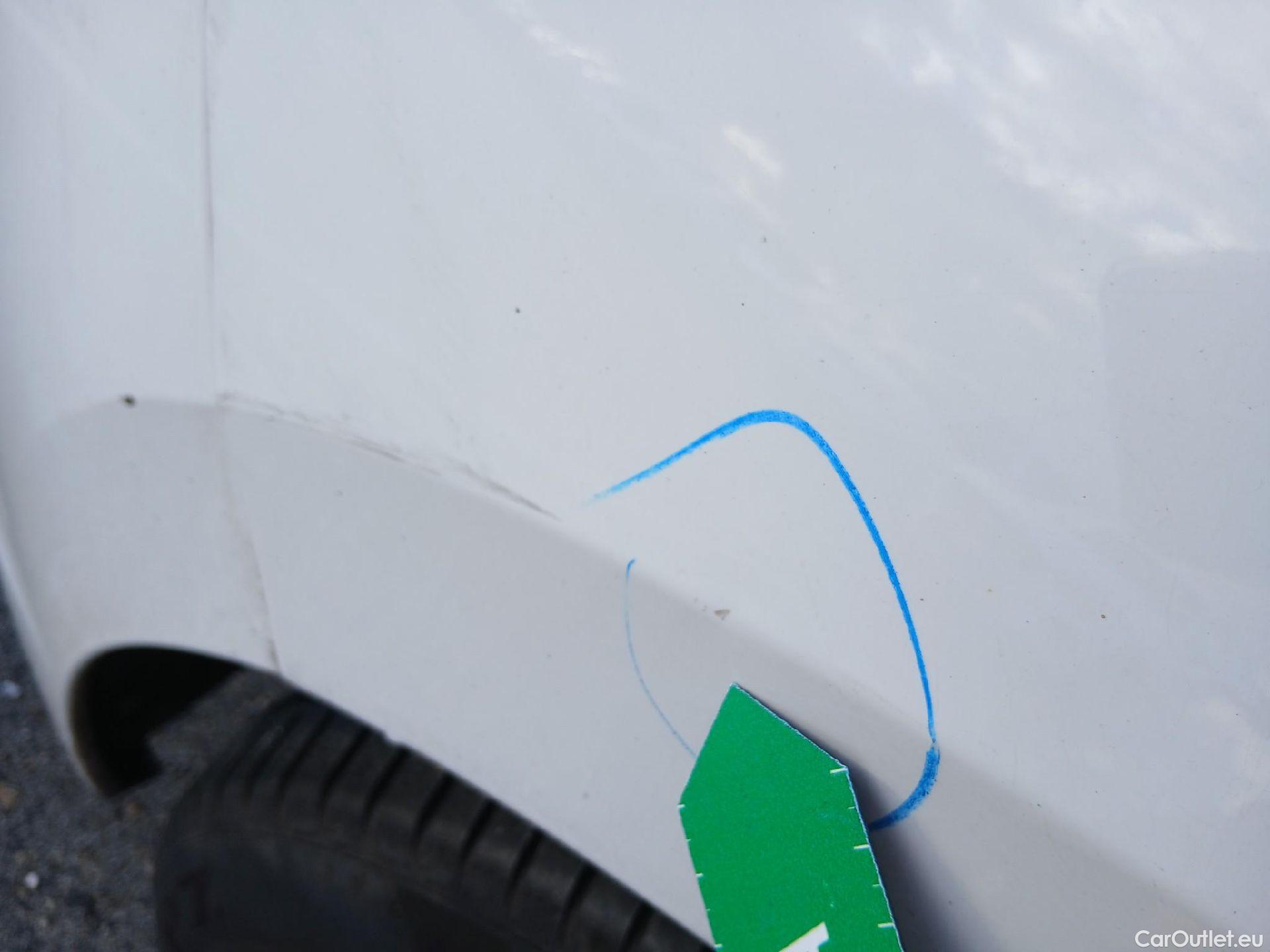  Volkswagen  Golf  VOLKSWAGEN / 2020 / 5P / berlina con portón Life 1.0 eTSI 81kW (110CV) DSG #24