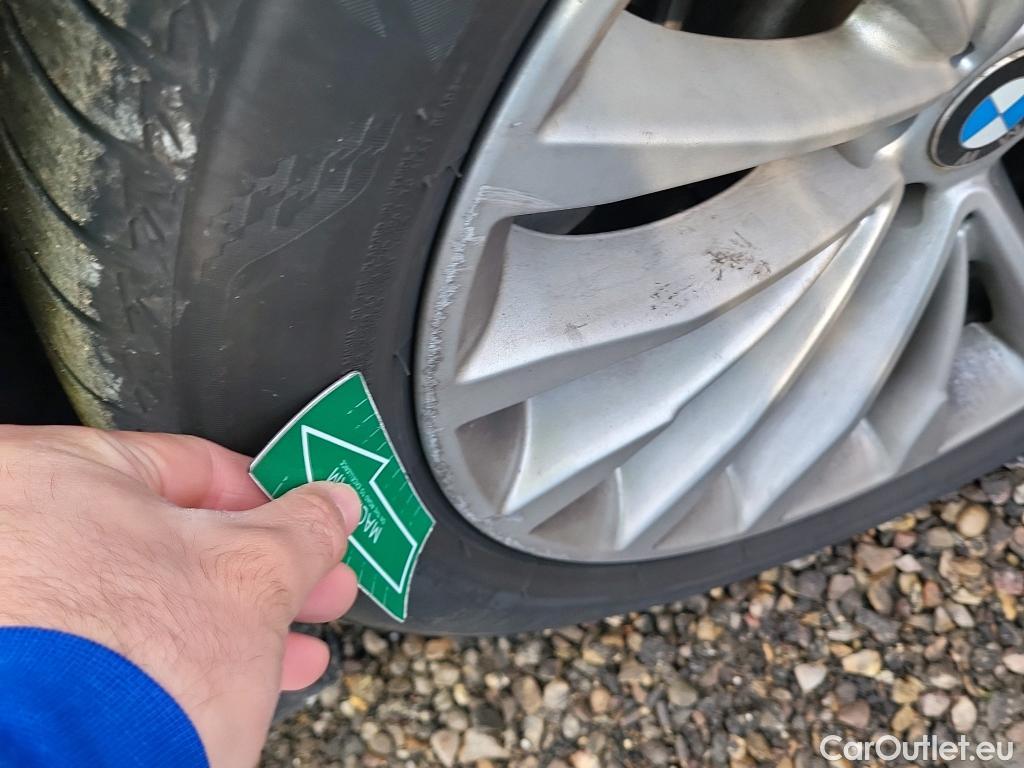  Bmw  Serie 5 BMW  / 2016 / 4P / sedán 520dA #4