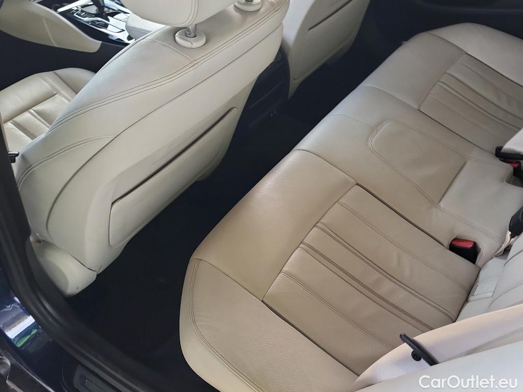  Bmw  Serie 5 BMW  / 2016 / 4P / sedán 520dA #12