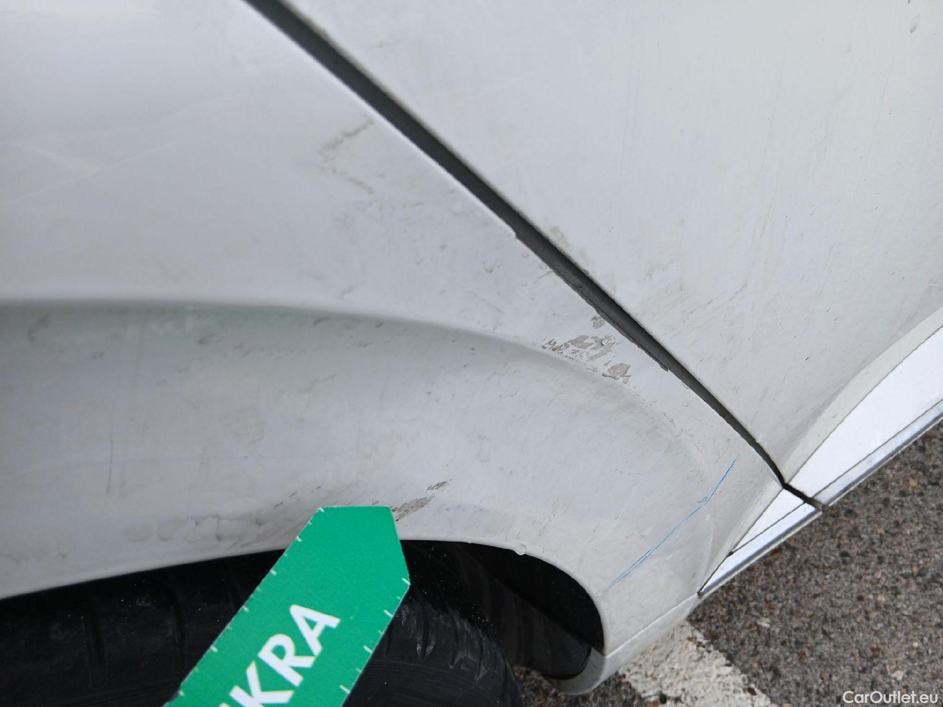  Volkswagen  Arteon VOLKSWAGEN  / 2020 / 5P / berlina con portón R-Line 2.0 TDI 147kW (200CV) DSG #38