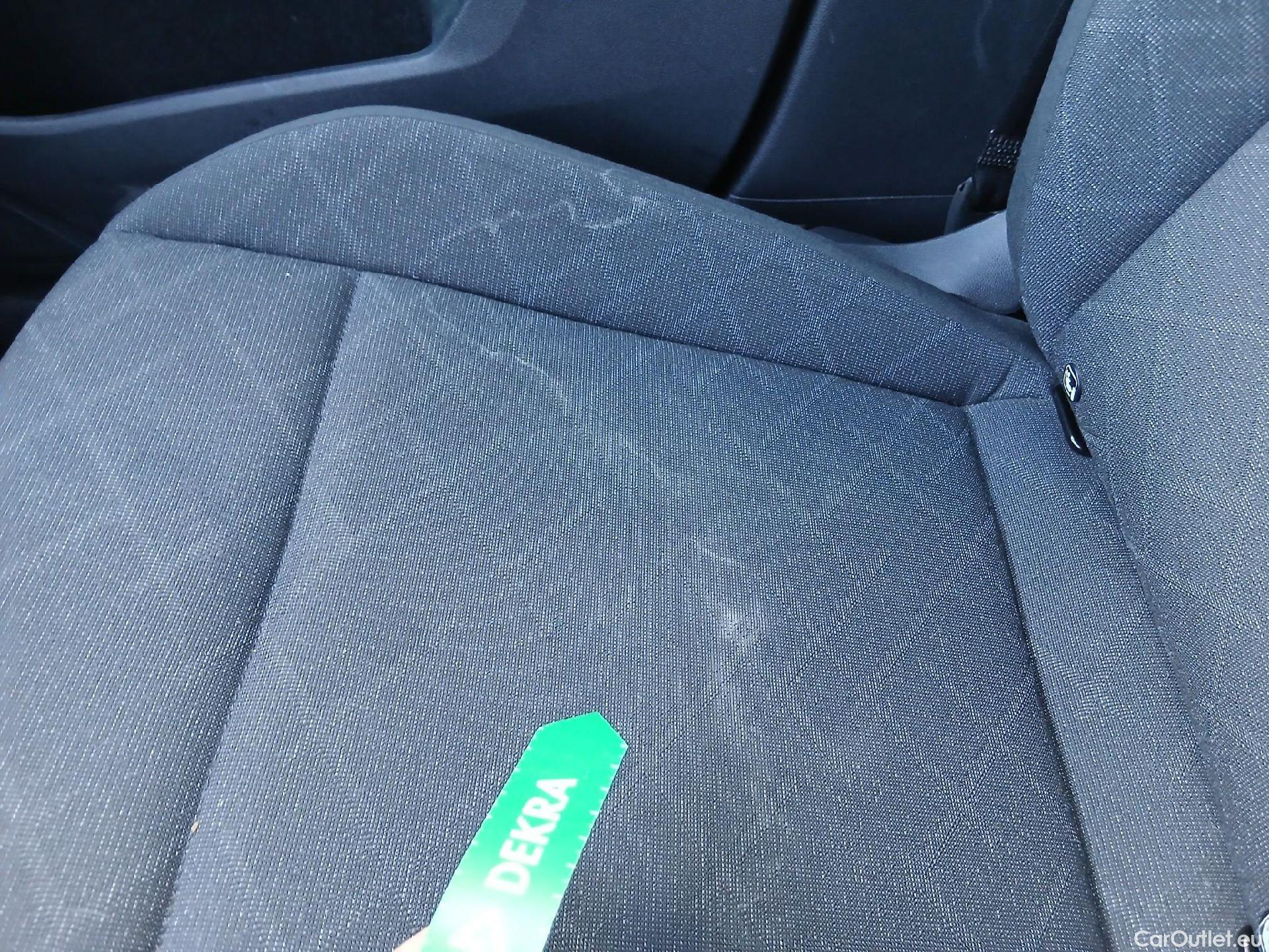  Volkswagen  Golf  VOLKSWAGEN / 2020 / 5P / berlina con portón Life 1.0 eTSI 81kW (110CV) DSG #35