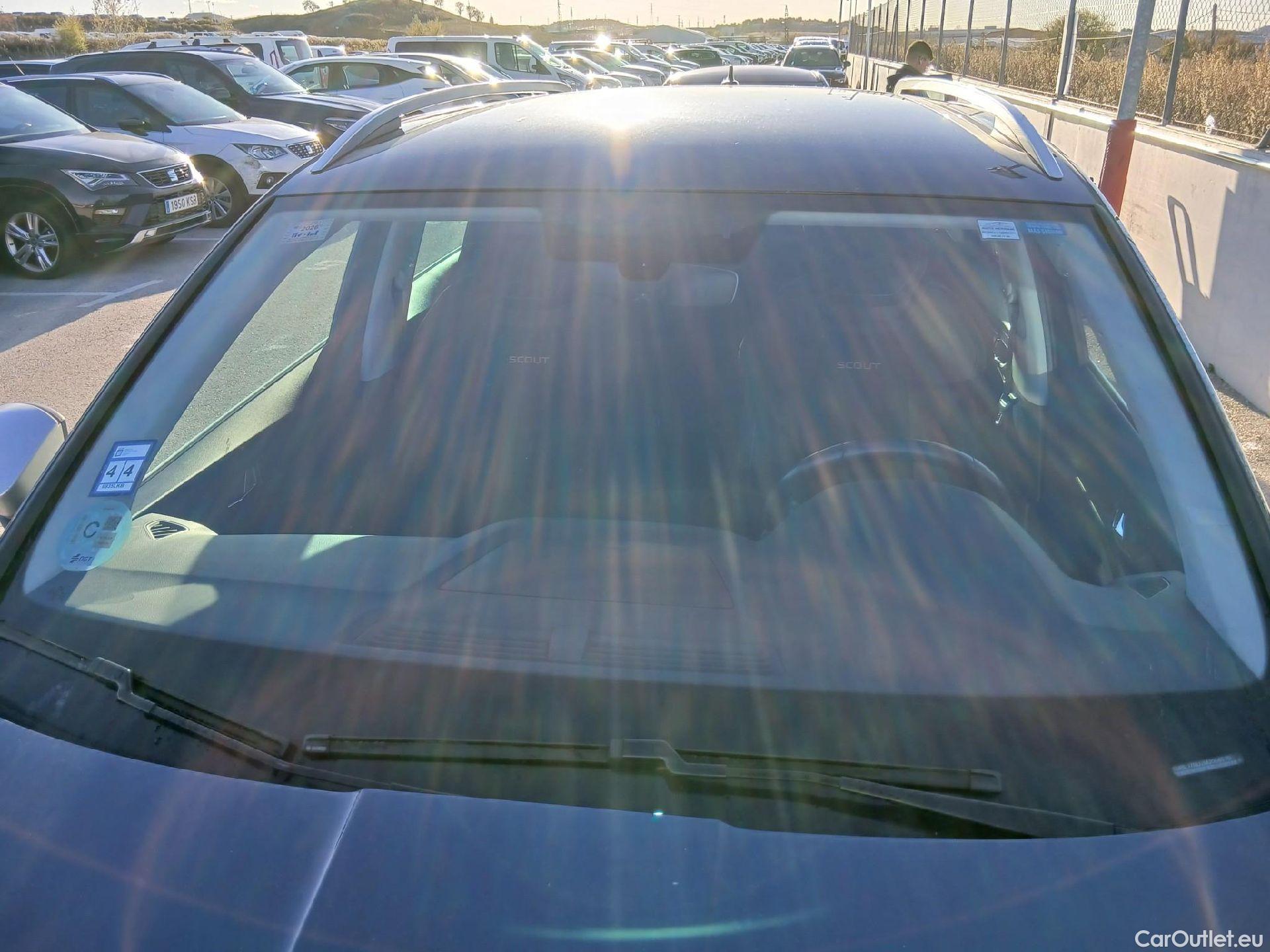  Skoda  Karoq SKODA  / 2017 / 5P / todoterreno 2.0 TDI 110kW (150CV) DSG 4X4 Scout #1