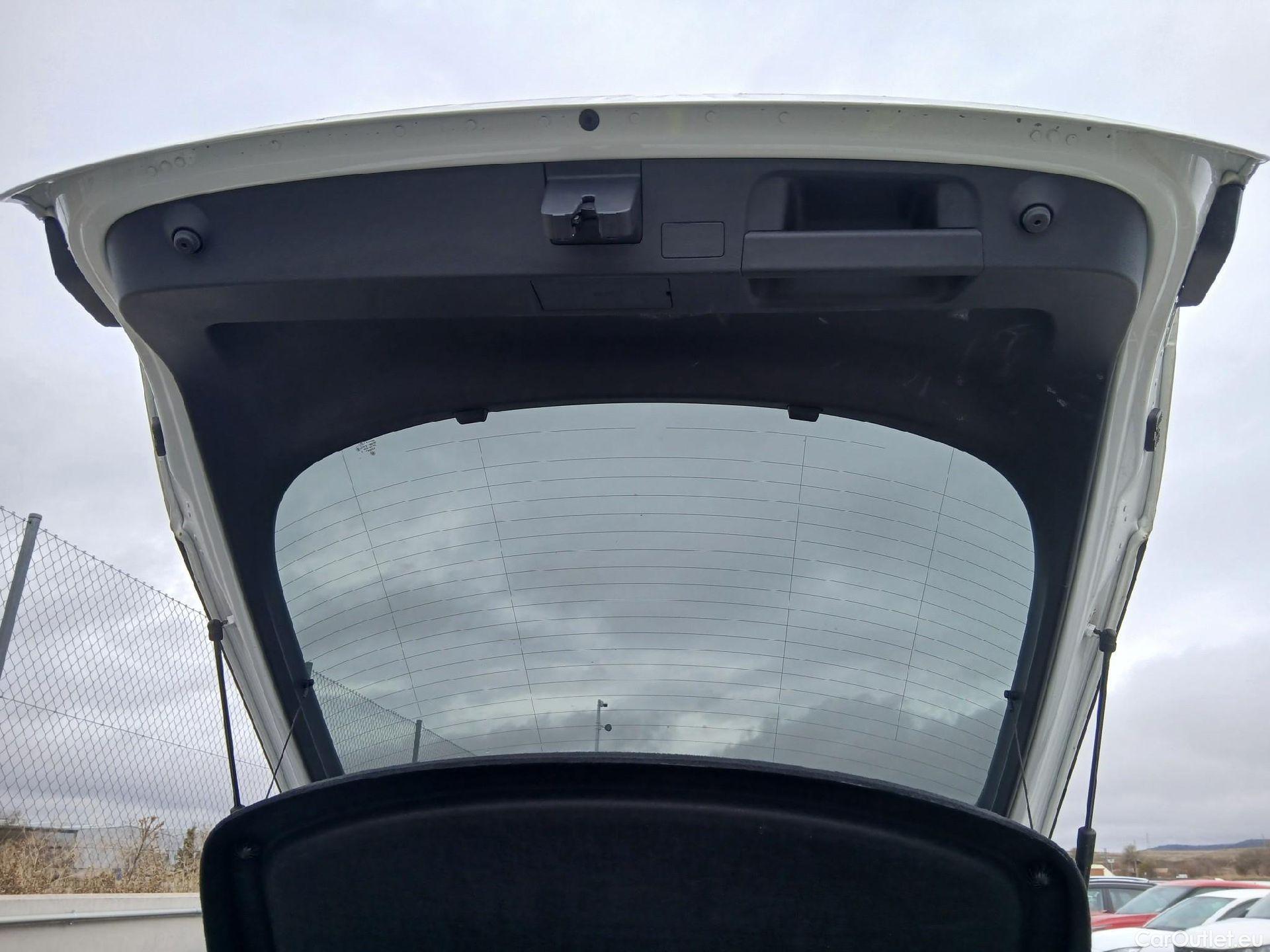  Volkswagen  Arteon VOLKSWAGEN  / 2020 / 5P / berlina con portón R-Line 2.0 TDI 147kW (200CV) DSG #36