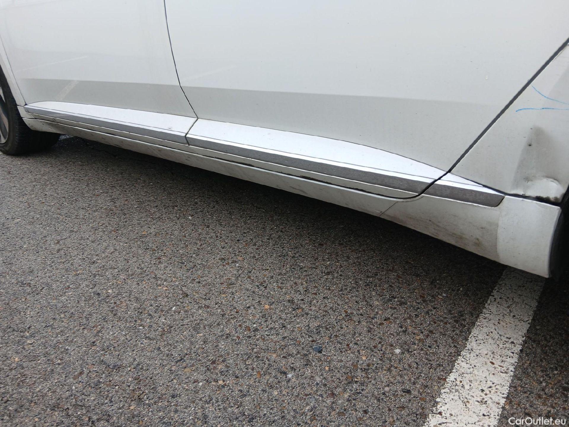  Volkswagen  Arteon VOLKSWAGEN  / 2020 / 5P / berlina con portón R-Line 2.0 TDI 147kW (200CV) DSG #22