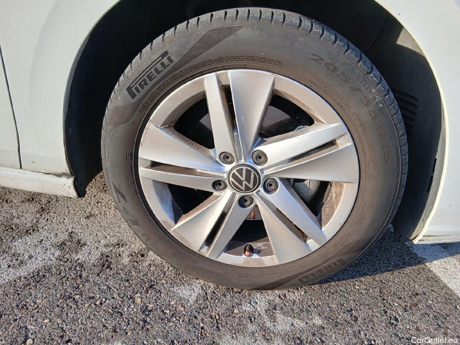  Volkswagen  Golf  VOLKSWAGEN / 2020 / 5P / berlina con portón Life 1.0 eTSI 81kW (110CV) DSG #38