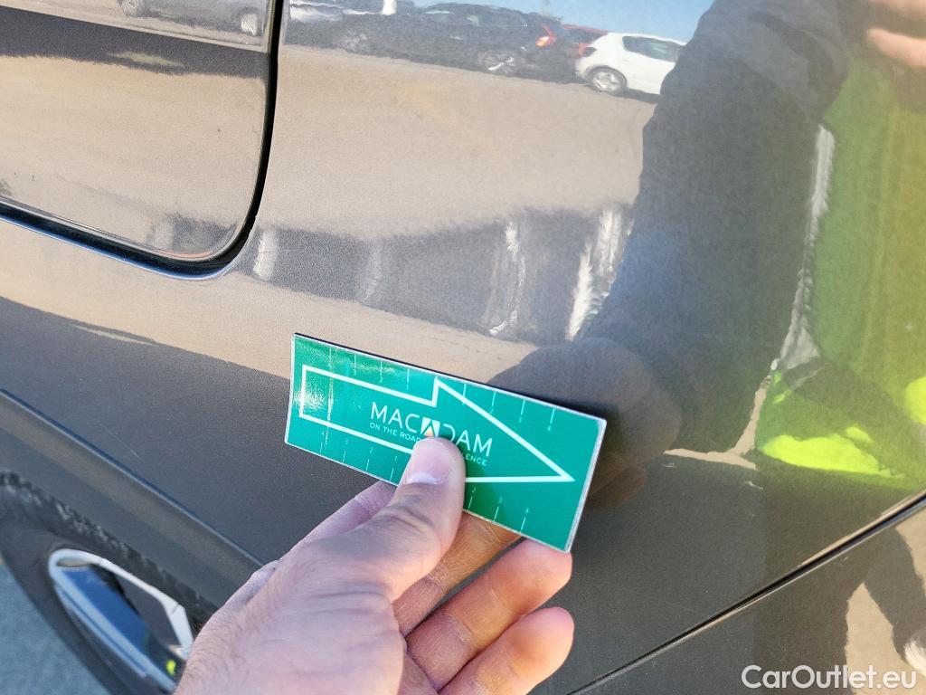  Peugeot  3008 PEUGEOT  Hybrid / 2020 / 5P / todoterreno 225 e-EAT8 Allure #12