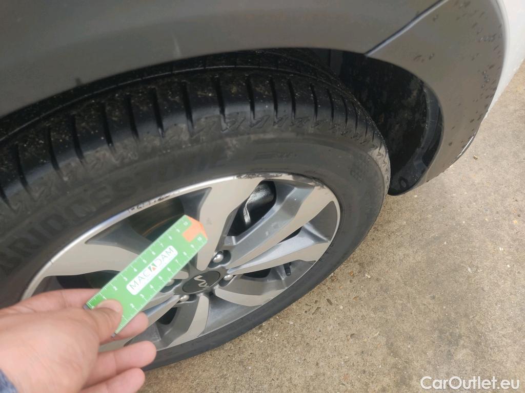  KIA  STONIC KIA  / 2017 / 5P / todoterreno 1.0 T-GDi 88kW (120CV) MHEV iMT Drive #2