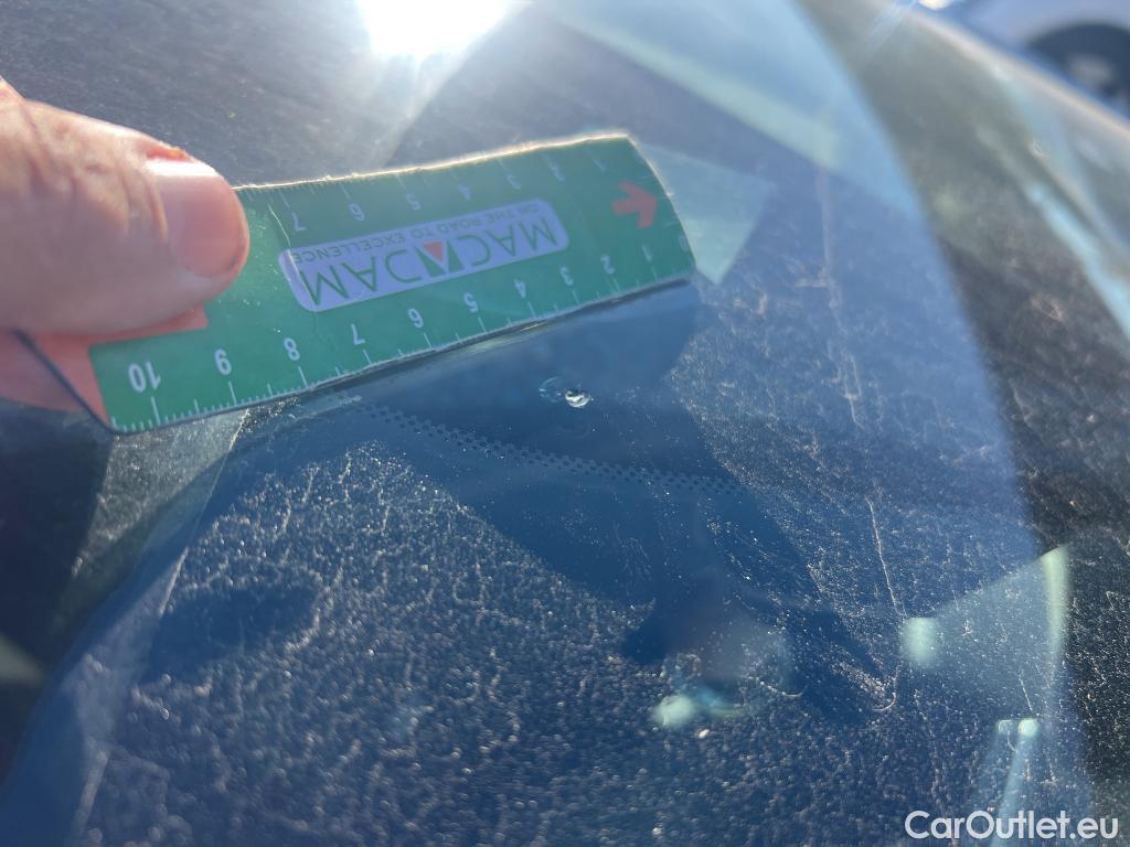  Peugeot  2008 PEUGEOT  / 2019 / 5P / todoterreno Allure BlueHDI 81kW (110CV) #2