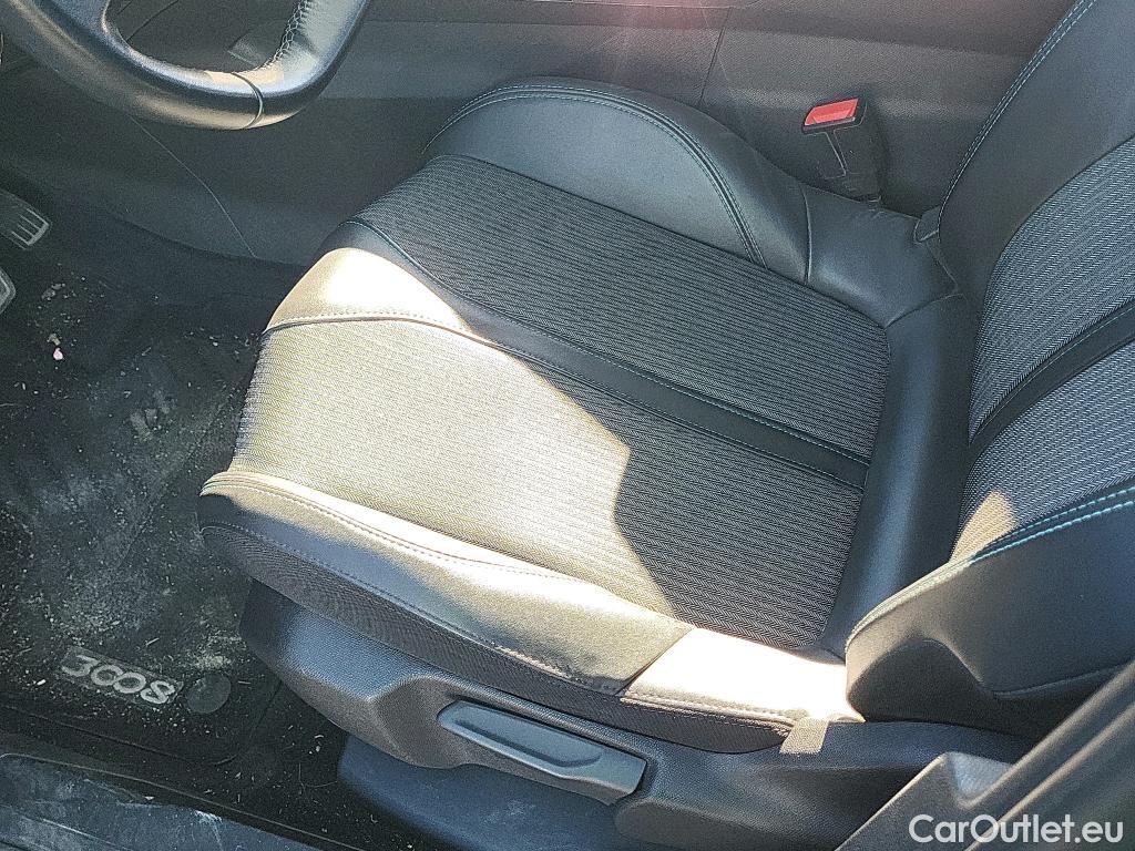  Peugeot  3008 PEUGEOT  Hybrid / 2020 / 5P / todoterreno 225 e-EAT8 Allure #9