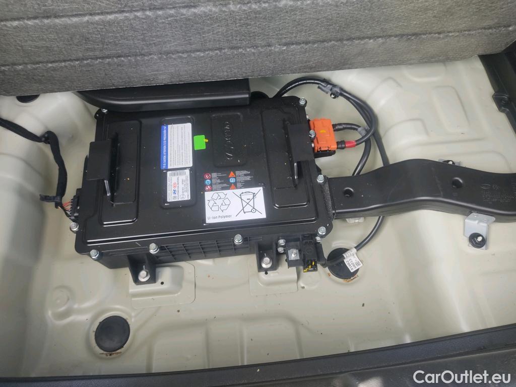  KIA  STONIC KIA  / 2017 / 5P / todoterreno 1.0 T-GDi 88kW (120CV) MHEV iMT Drive #6