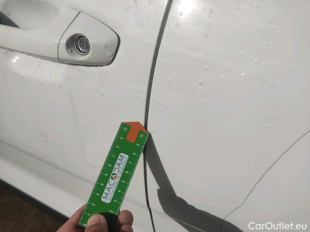  KIA  STONIC KIA  / 2017 / 5P / todoterreno 1.0 T-GDi 88kW (120CV) MHEV iMT Drive #19