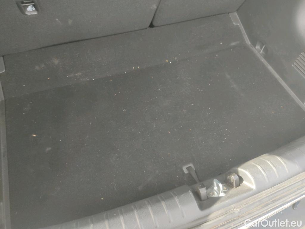  KIA  STONIC KIA  / 2017 / 5P / todoterreno 1.0 T-GDi 88kW (120CV) MHEV iMT Drive #5