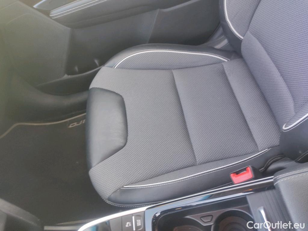  KIA  Niro KIA e- / 2016 / 5P / crossover e- 150kW (204CV) Drive (Long Range) #7