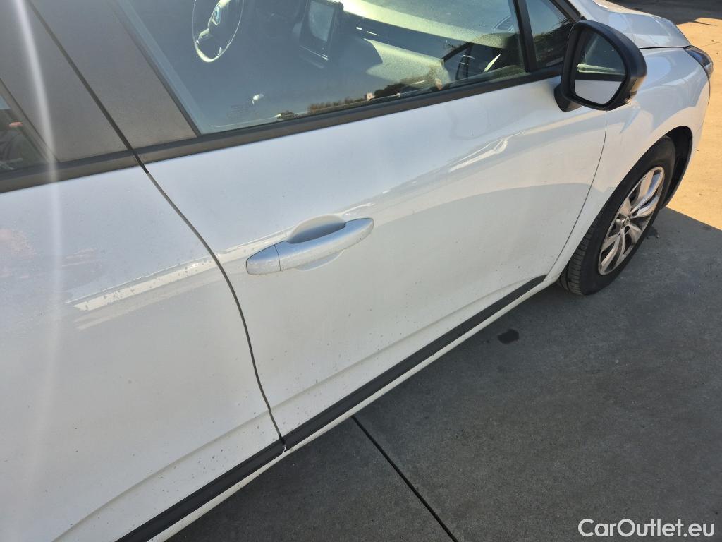  Renault  Clio RENAULT  / 2019 / 5P / berlina con portón Life SCe 49 kW (67CV) #28