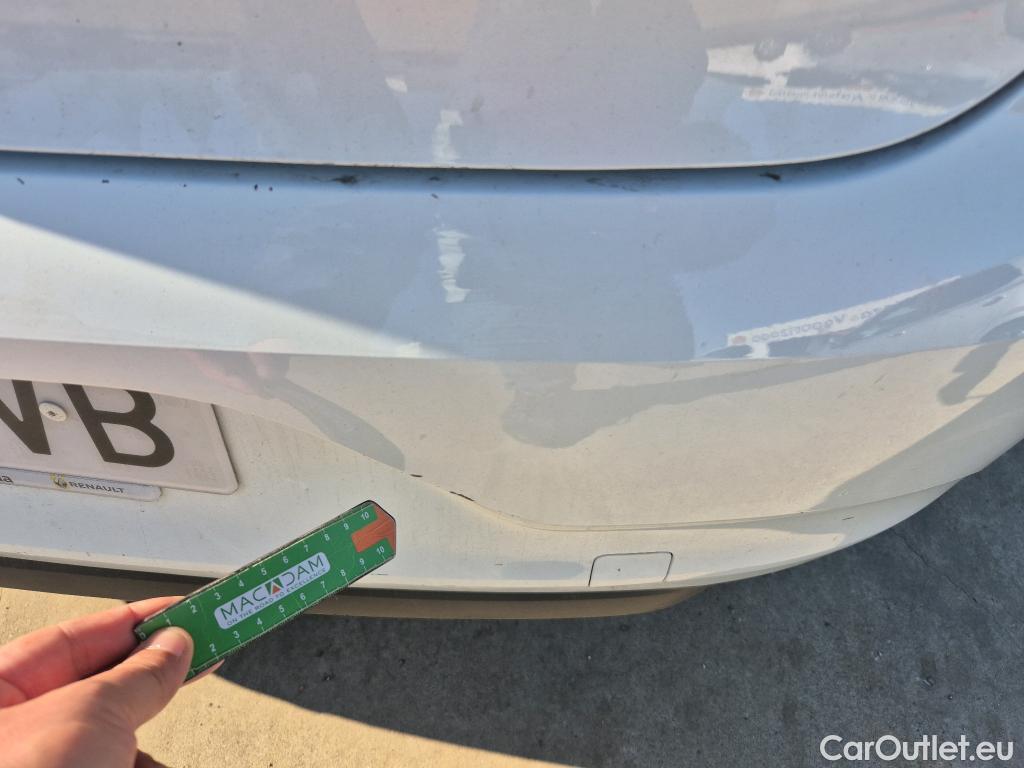  Renault  Clio RENAULT  / 2019 / 5P / berlina con portón Life SCe 49 kW (67CV) #7