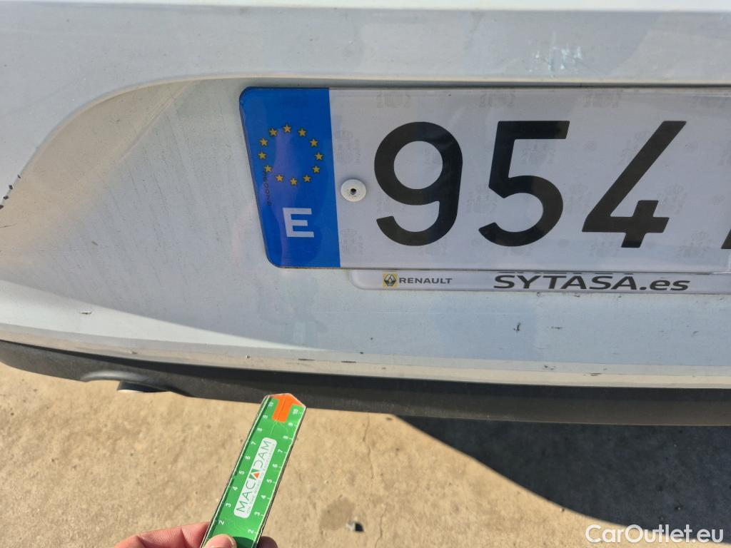  Renault  Clio RENAULT  / 2019 / 5P / berlina con portón Life SCe 49 kW (67CV) #9