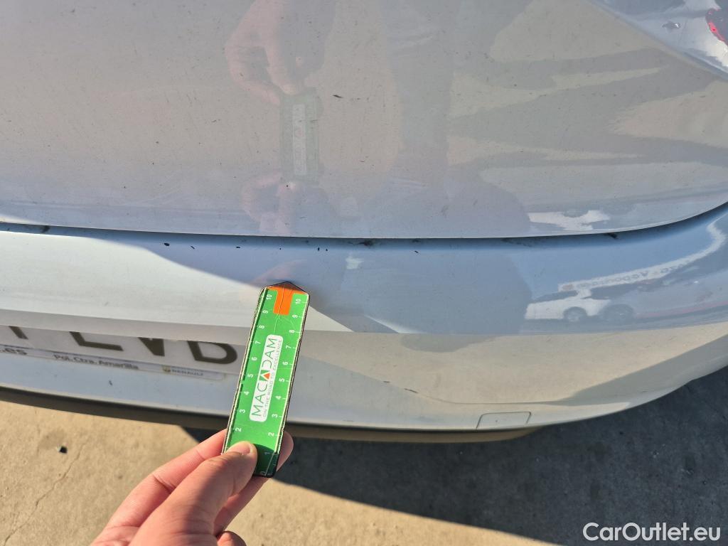  Renault  Clio RENAULT  / 2019 / 5P / berlina con portón Life SCe 49 kW (67CV) #8