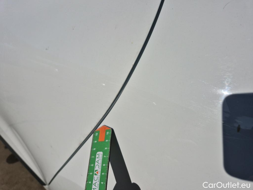  Renault  Clio RENAULT  / 2019 / 5P / berlina con portón Life SCe 49 kW (67CV) #25