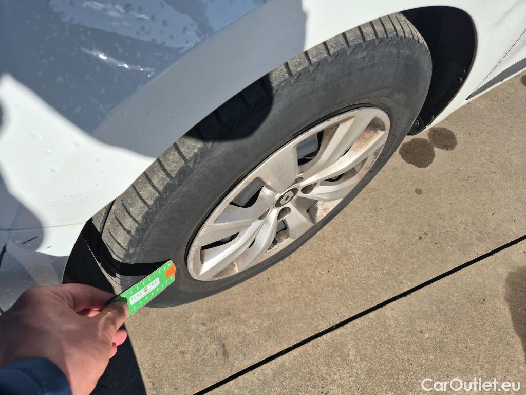  Renault  Clio RENAULT  / 2019 / 5P / berlina con portón Life SCe 49 kW (67CV) #15